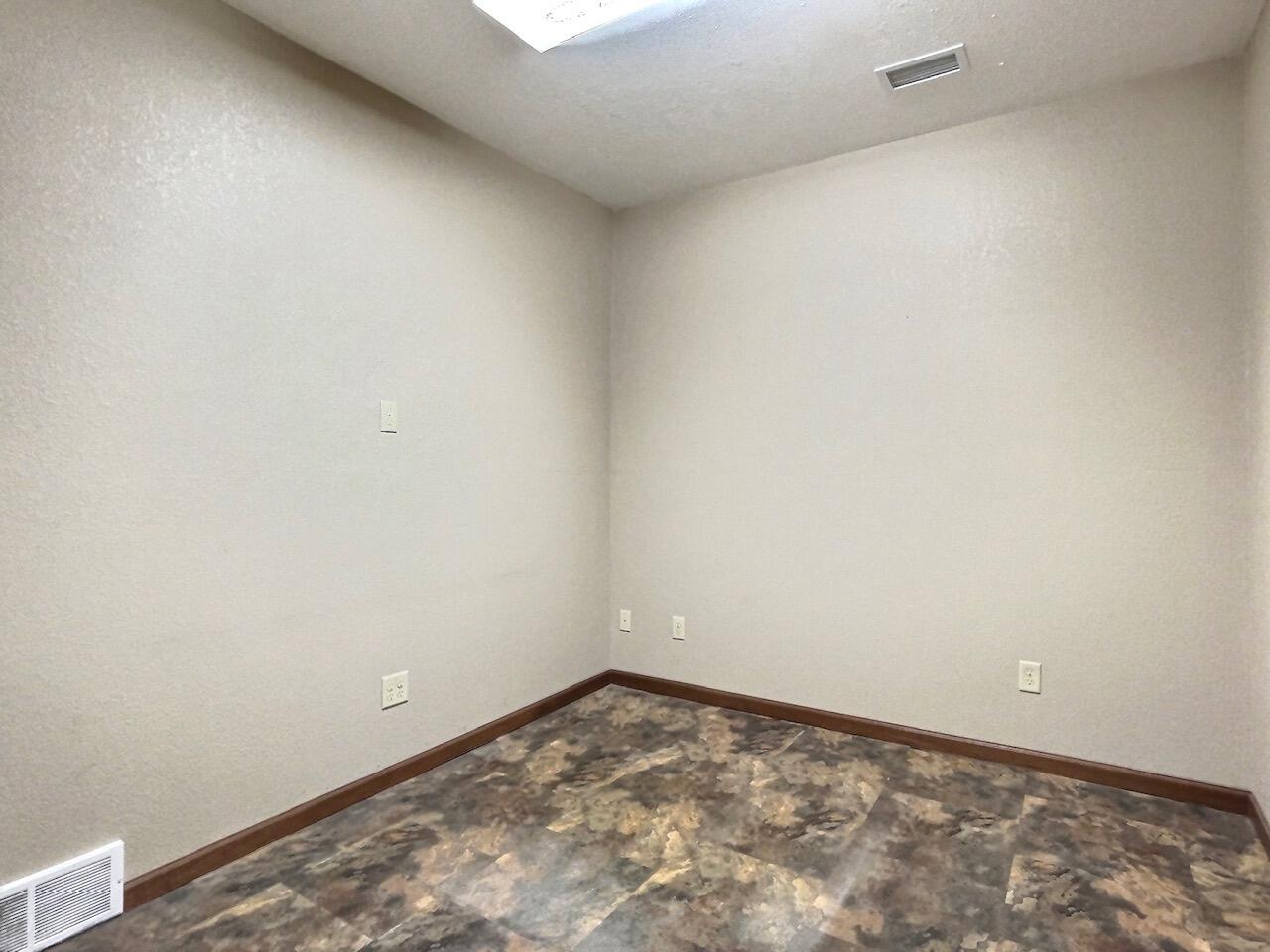 110 1/2 N Lawler St