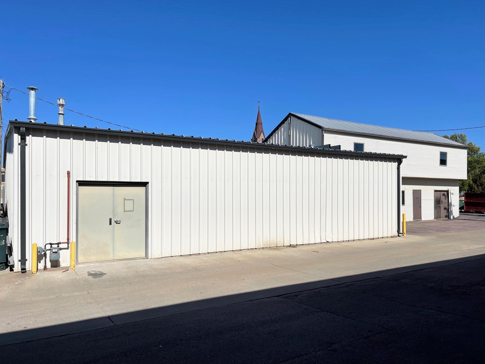 110 1/2 N Lawler St