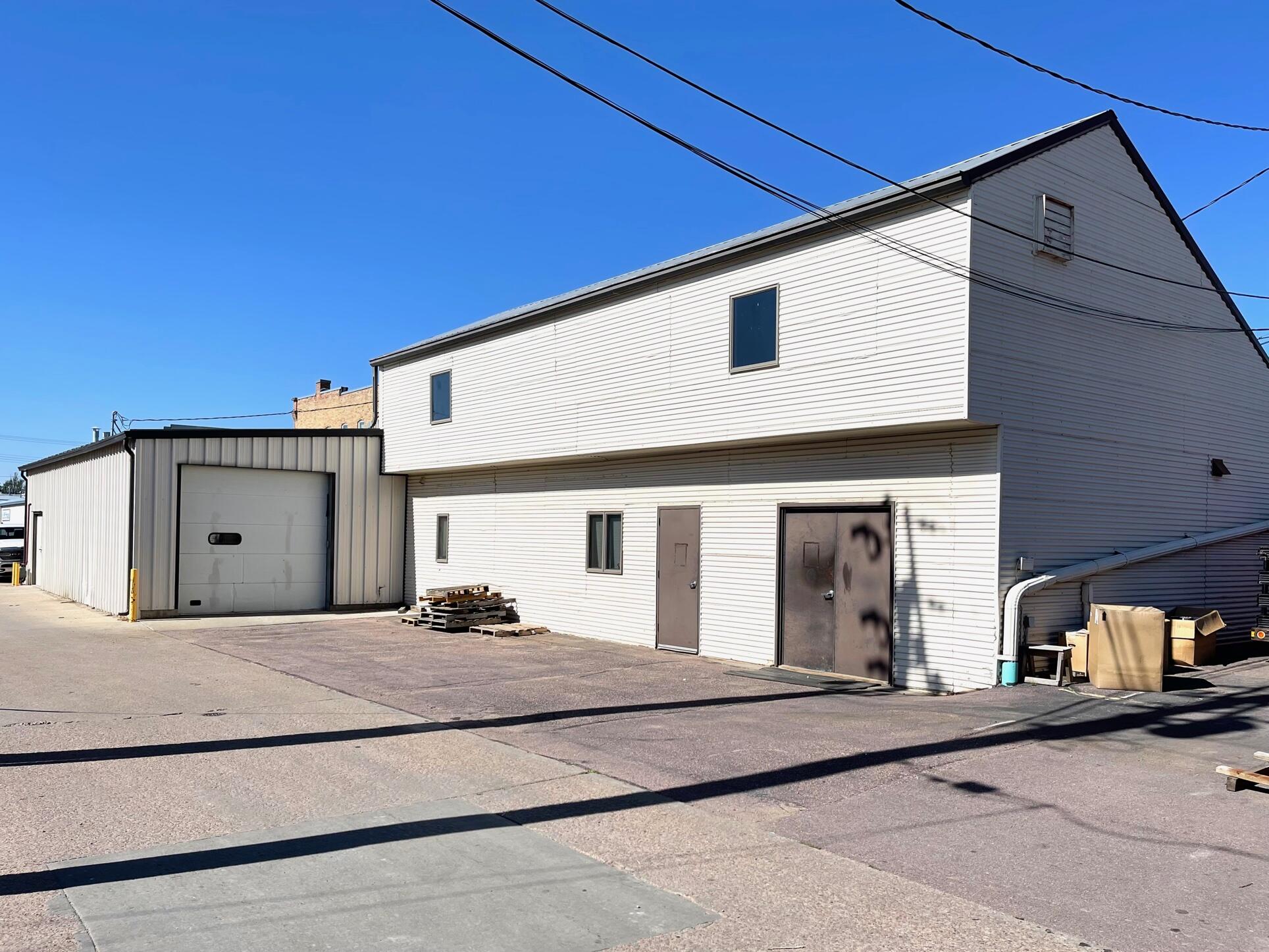 110 1/2 N Lawler St