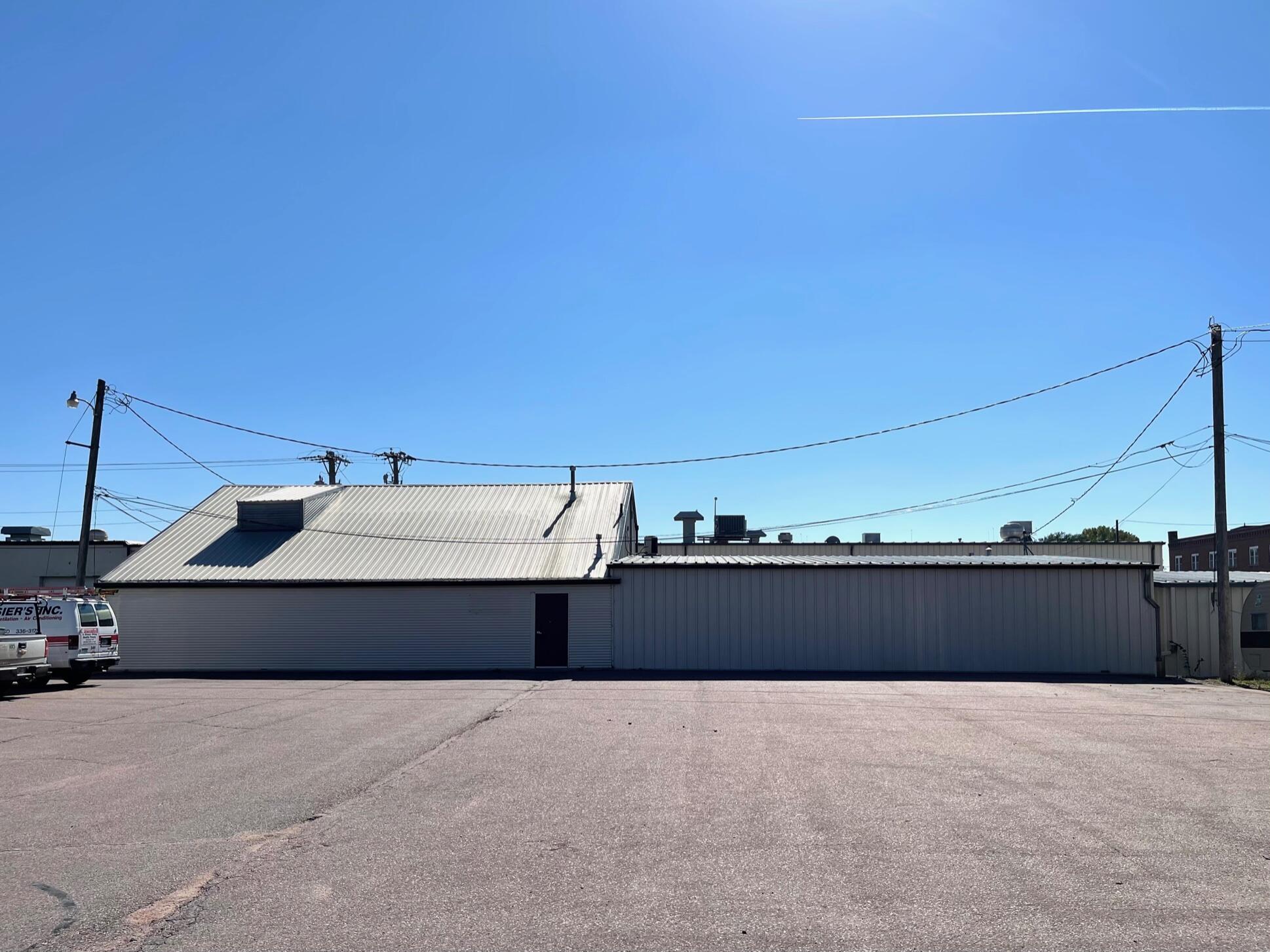 110 1/2 N Lawler St