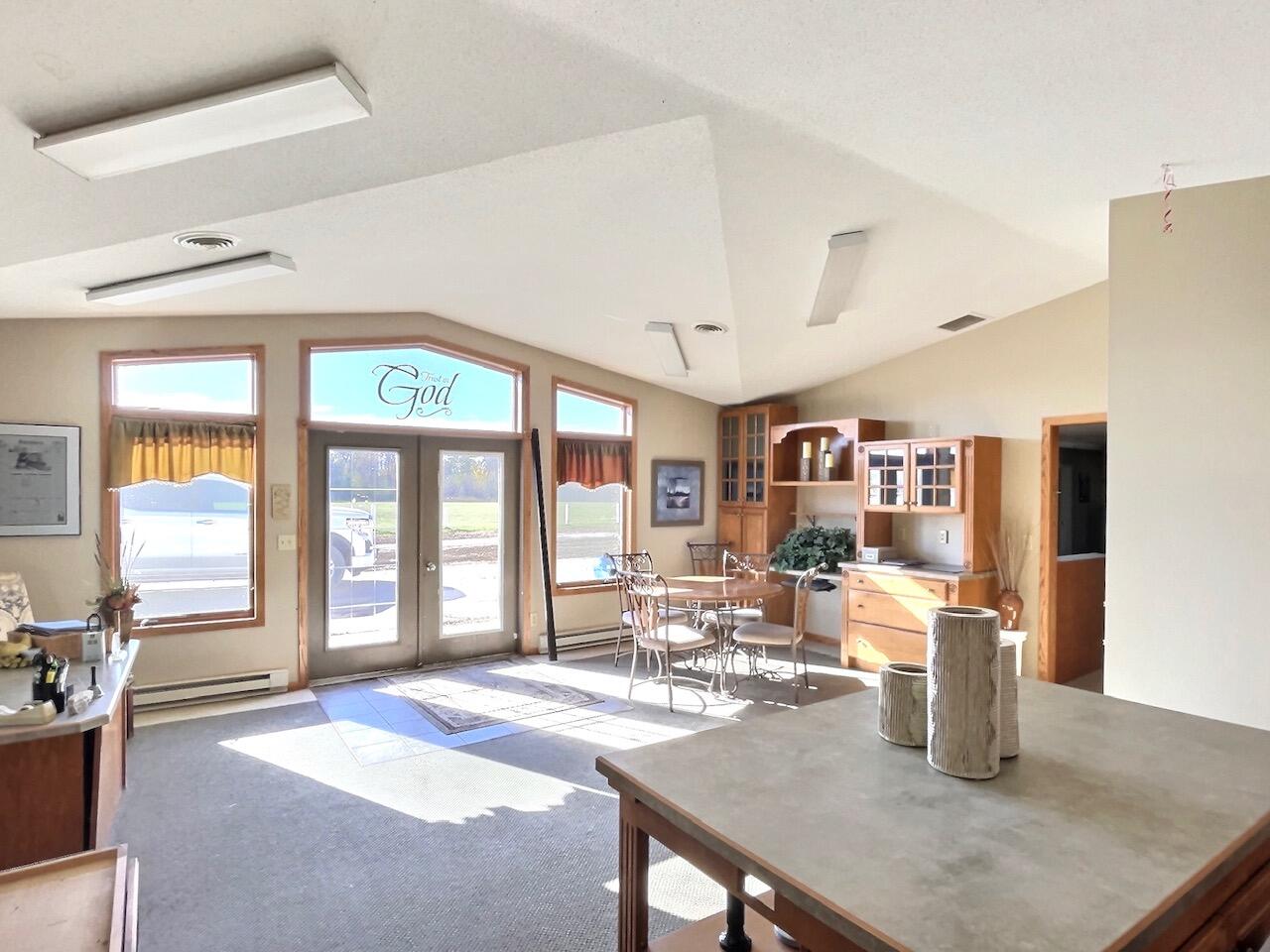 2531 S Hwy 37