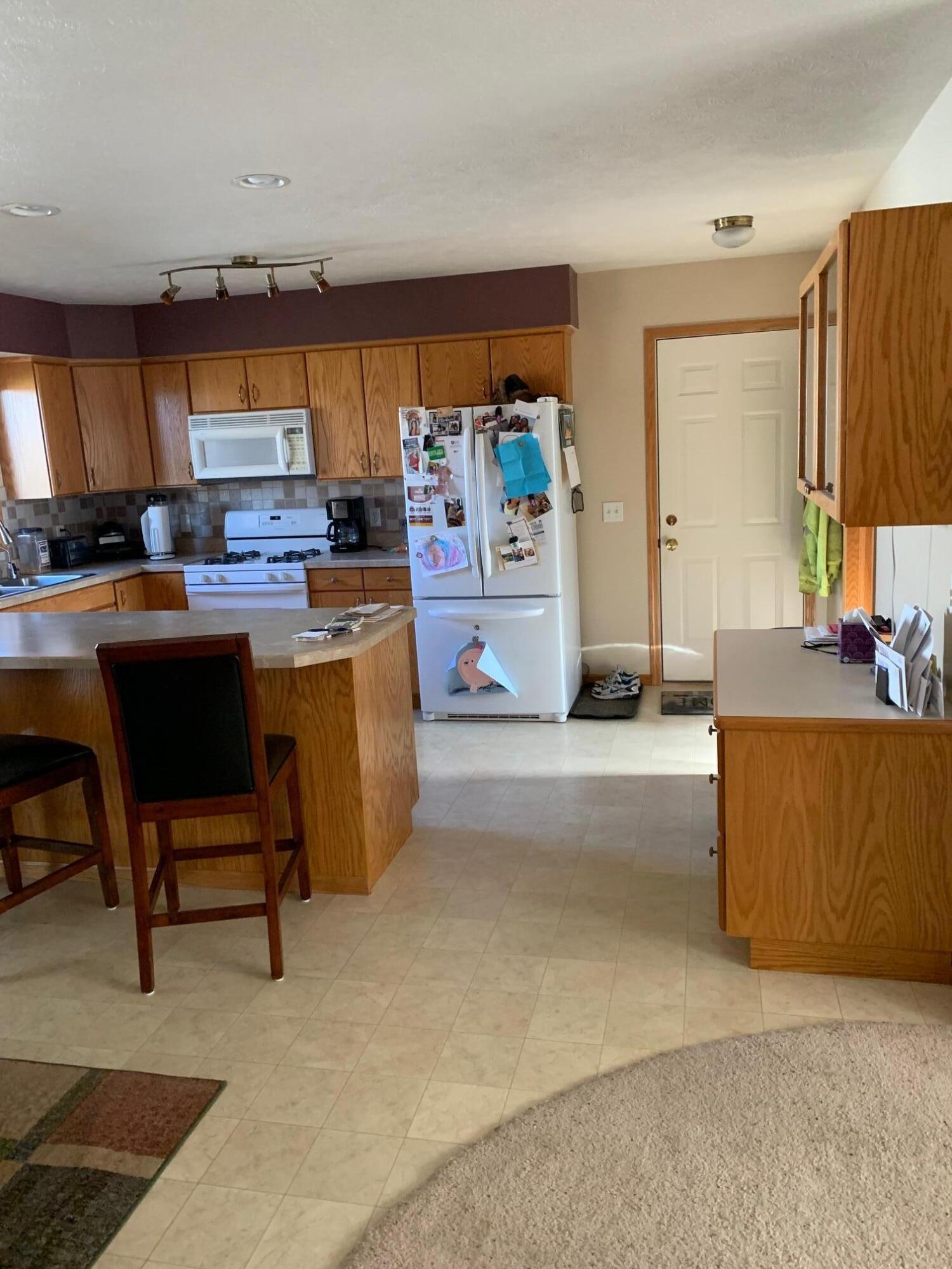 700 W 17th Ave