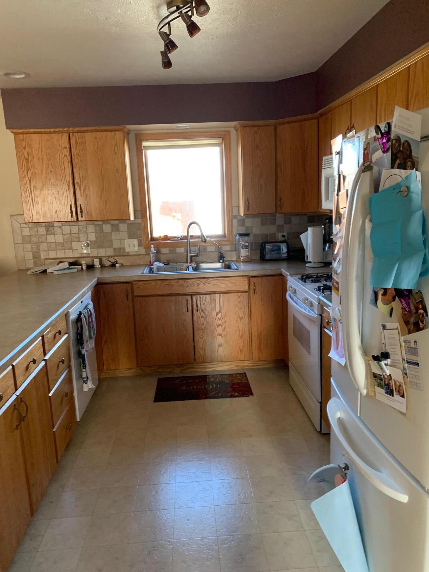 700 W 17th Ave