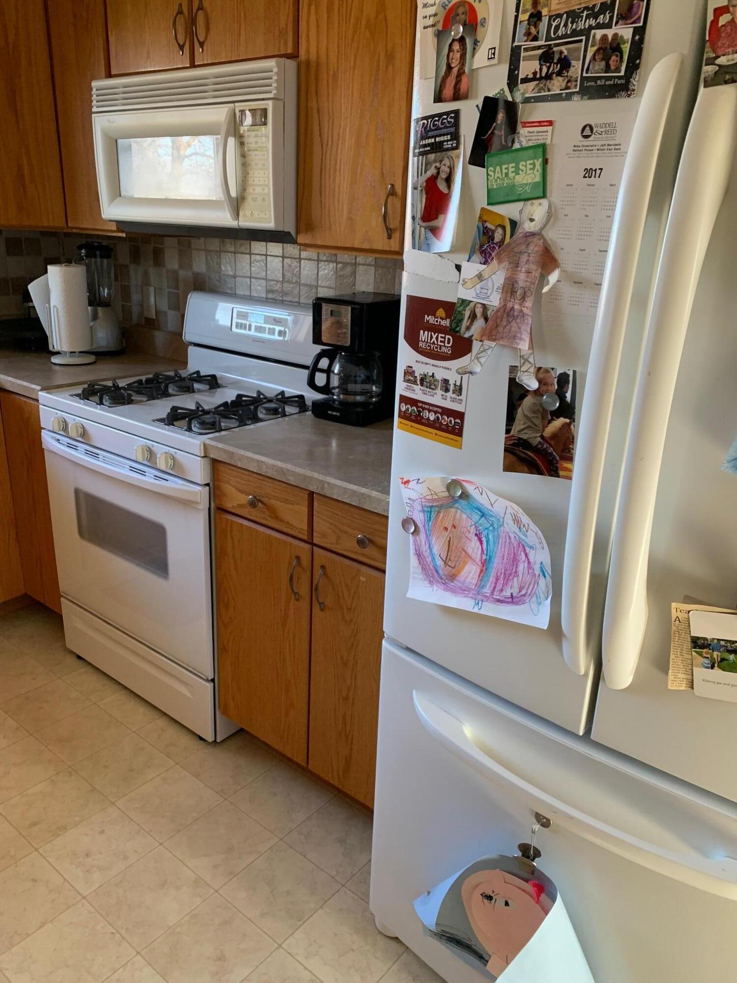 700 W 17th Ave