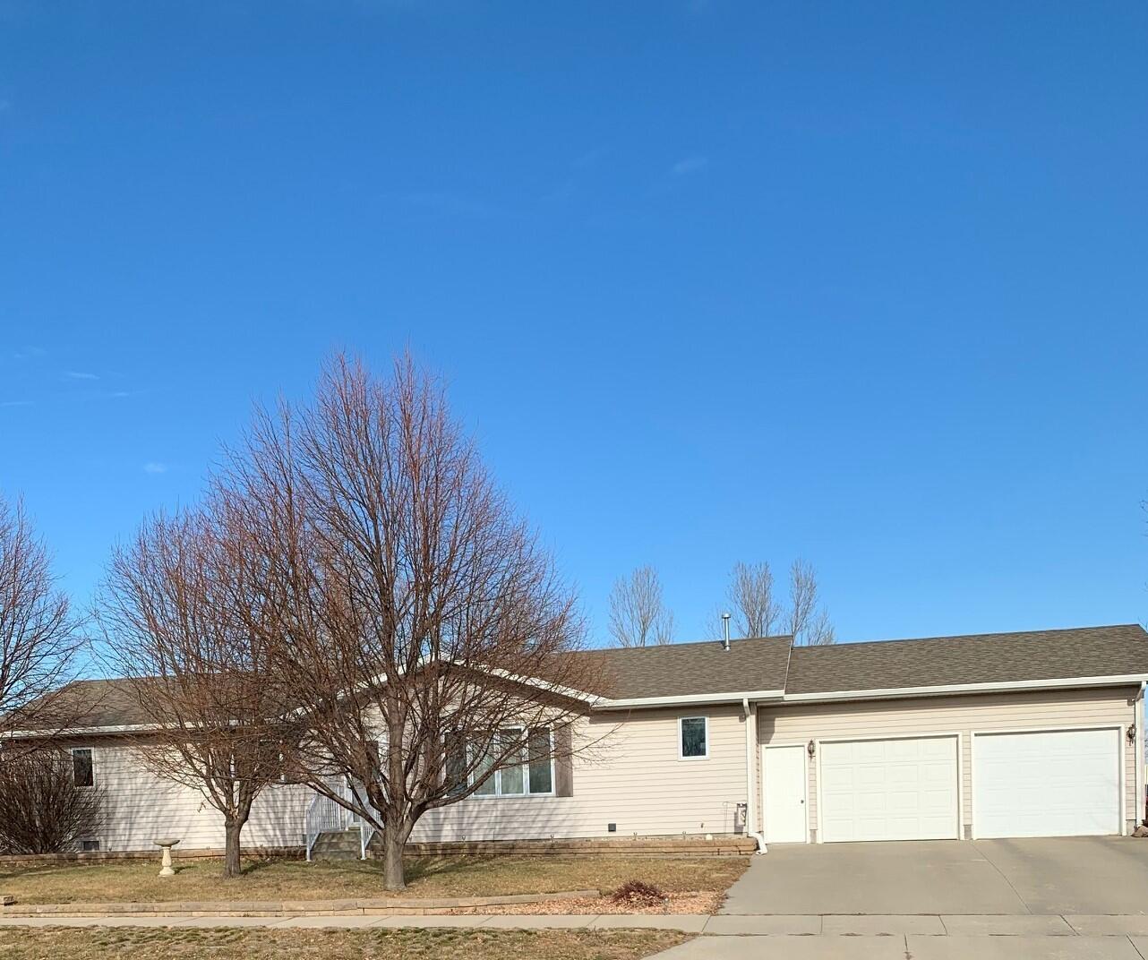 700 W 17th Ave