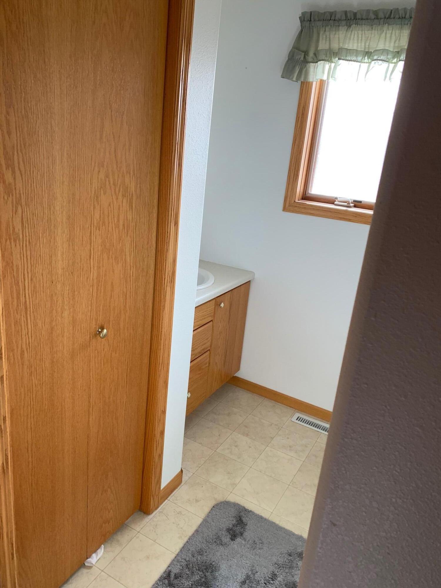 700 W 17th Ave