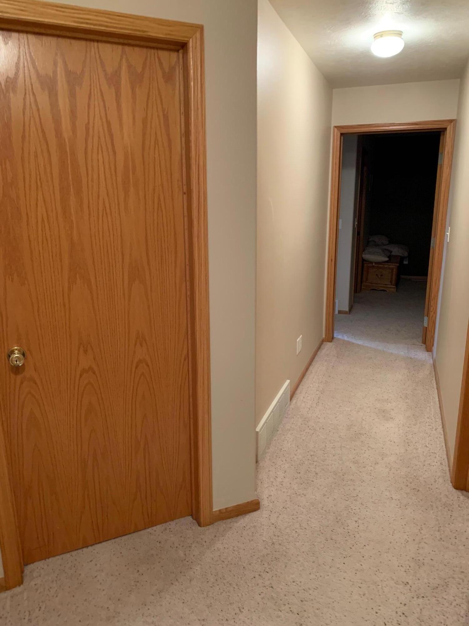 700 W 17th Ave