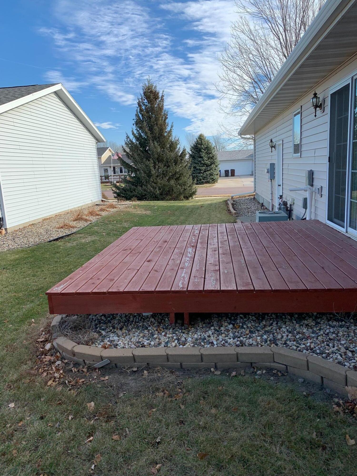 700 W 17th Ave