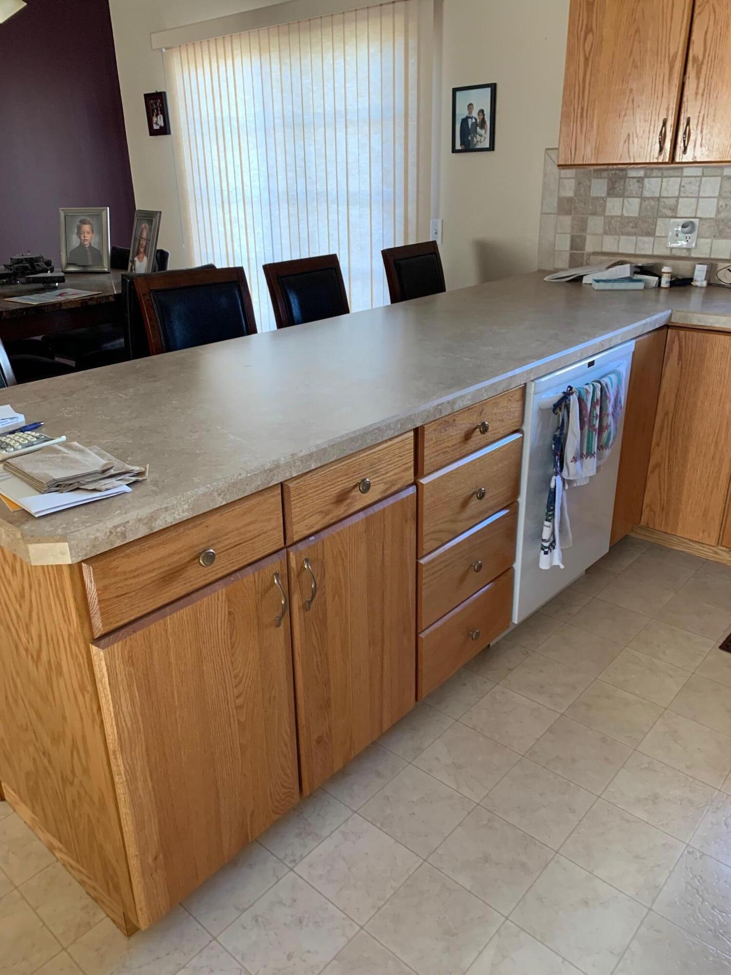700 W 17th Ave