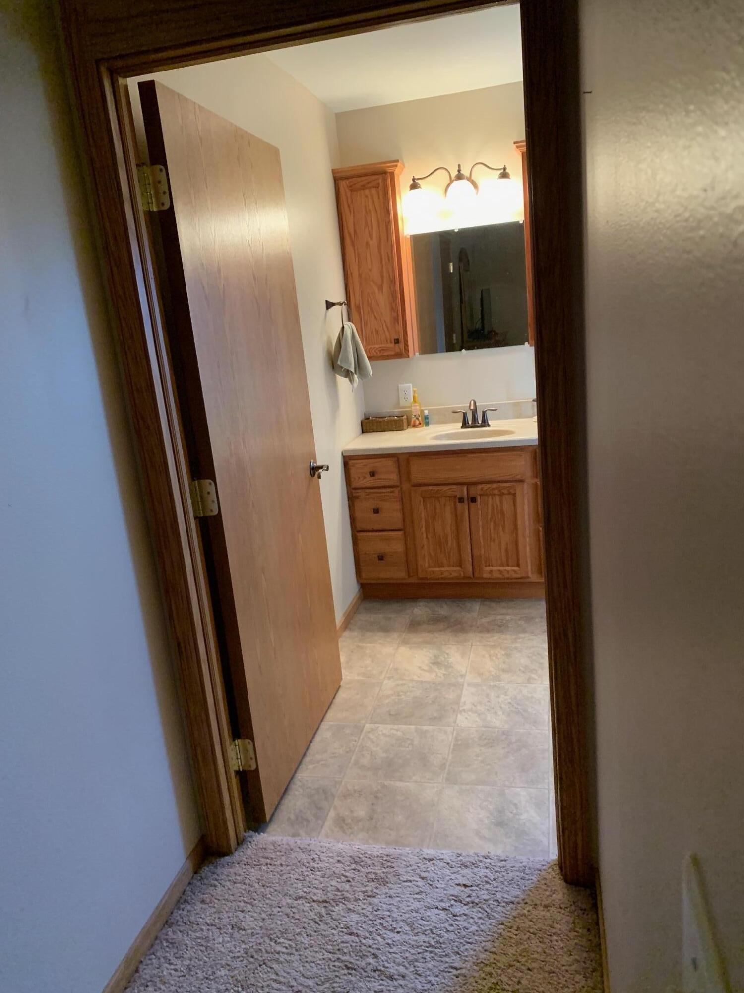 700 W 17th Ave