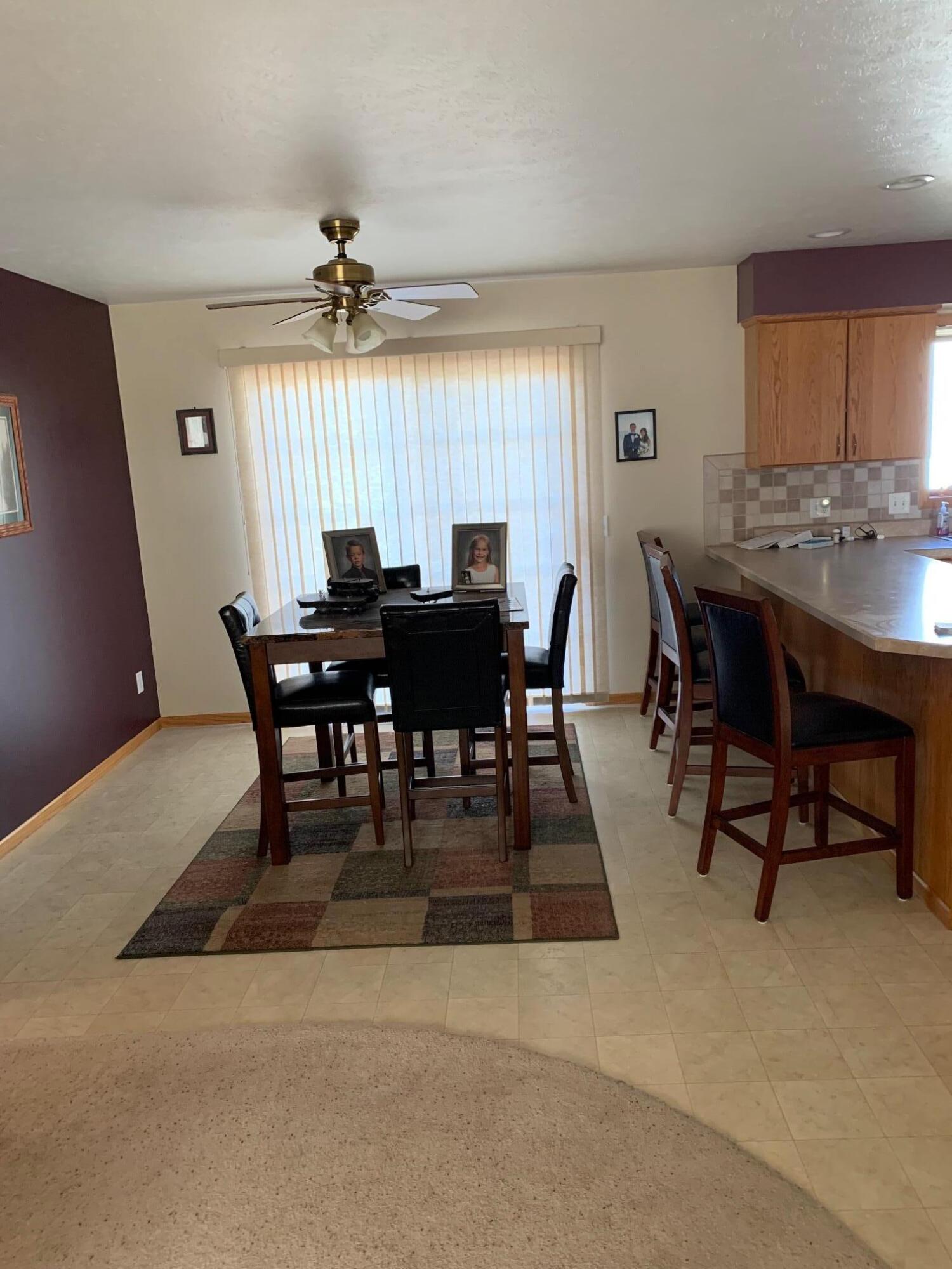 700 W 17th Ave