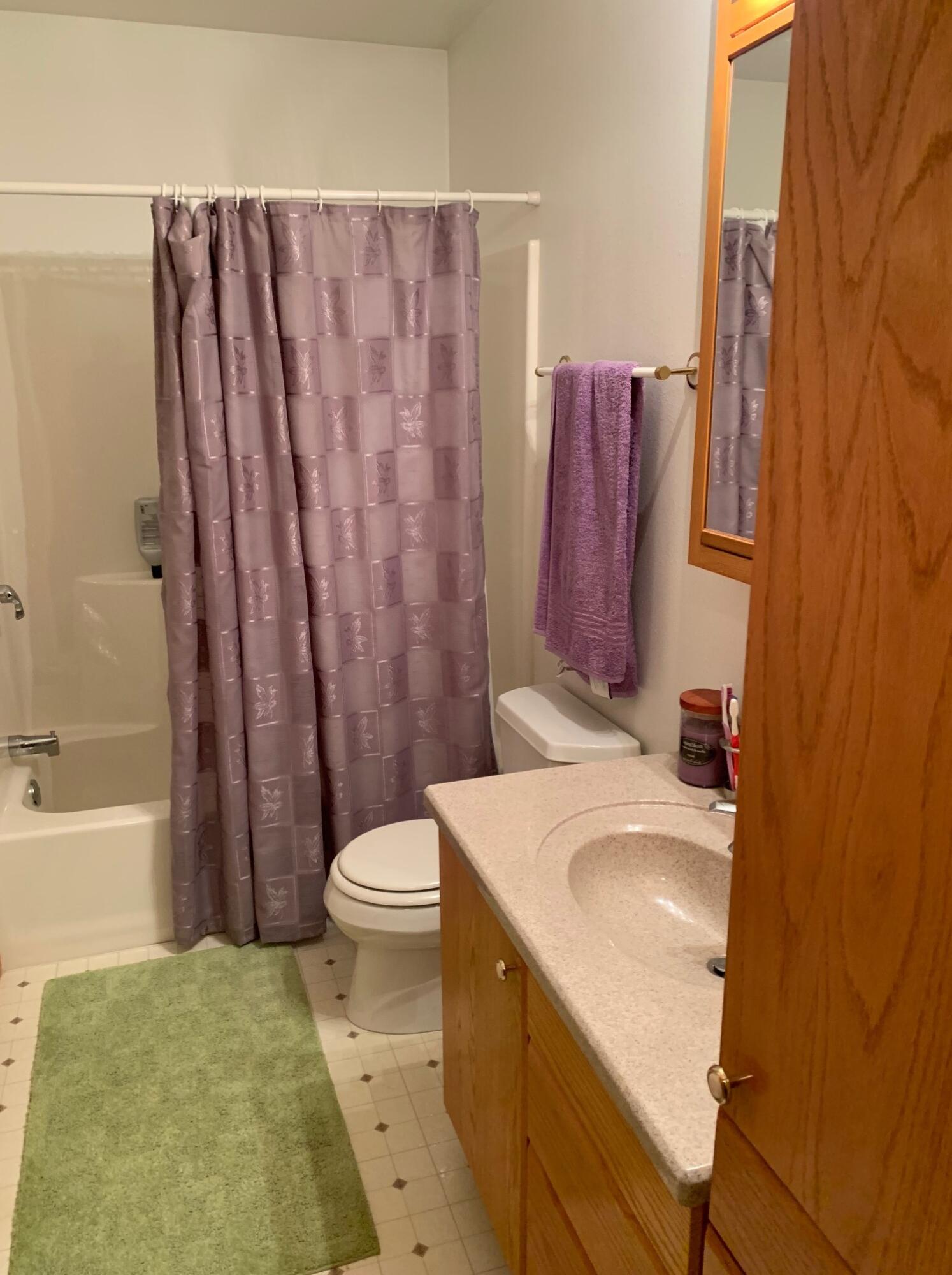 700 W 17th Ave