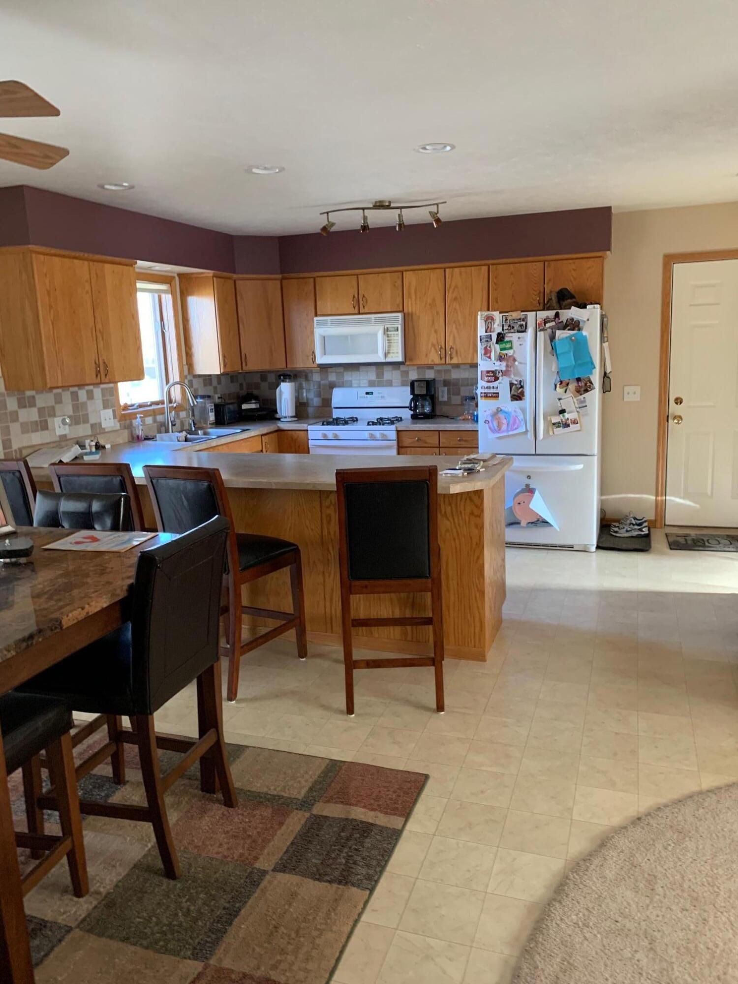 700 W 17th Ave