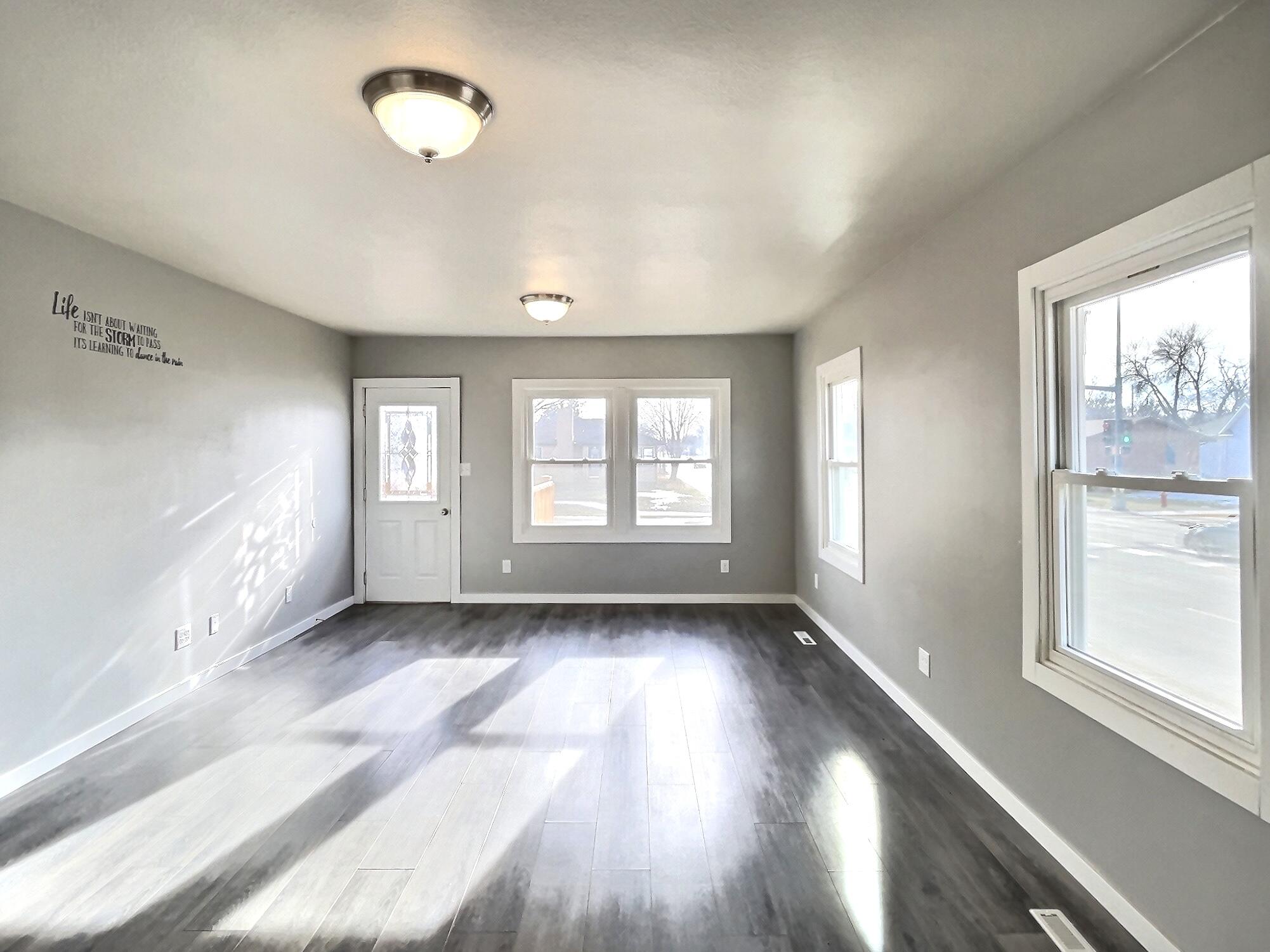 322 W 12th Ave