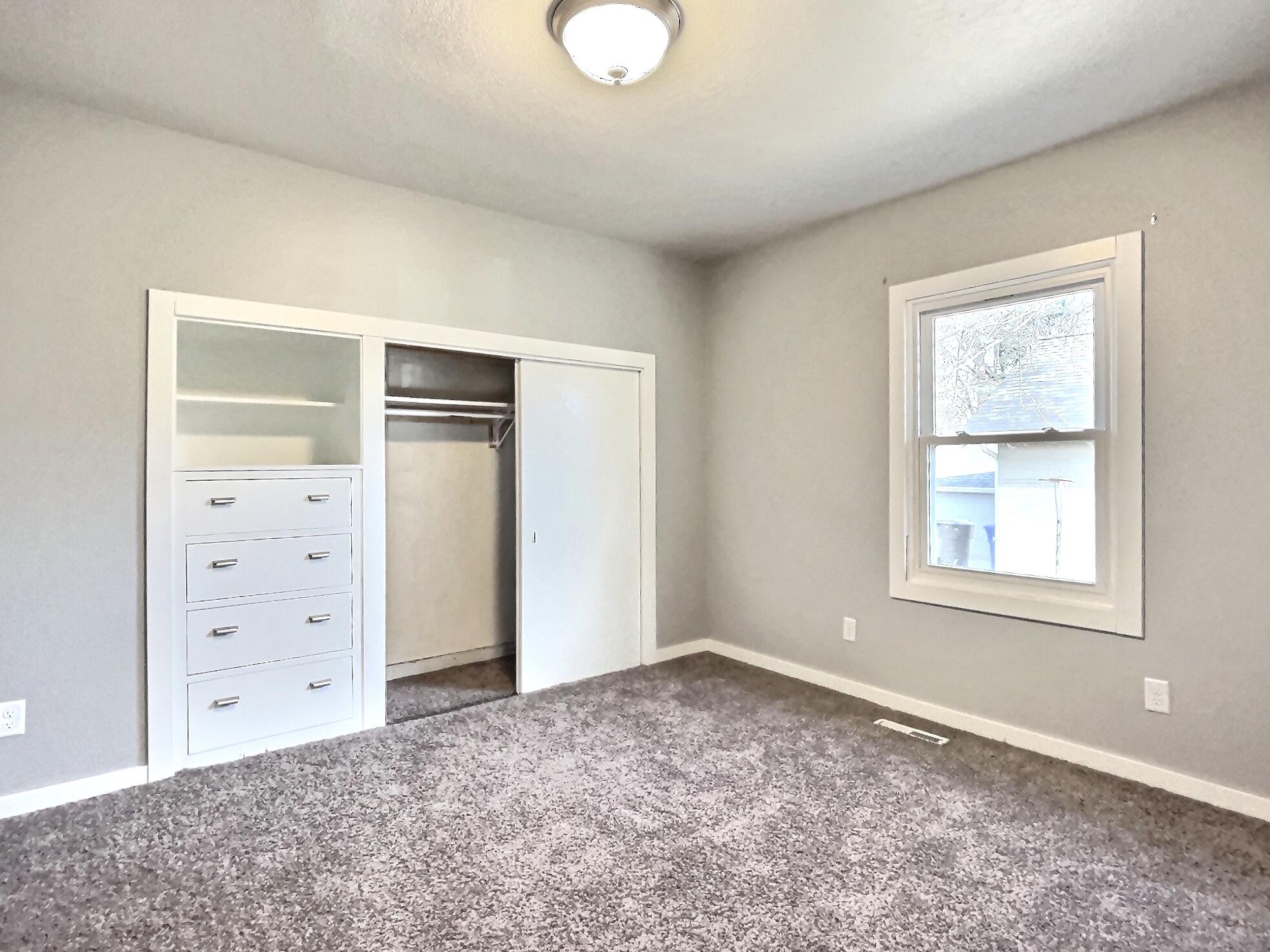 322 W 12th Ave