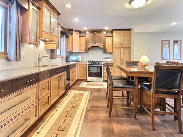 306 E 14th Ave