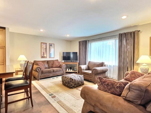 306 E 14th Ave