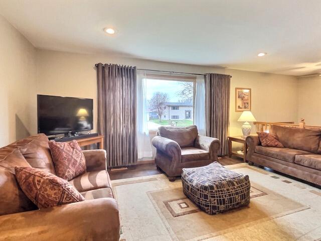 306 E 14th Ave