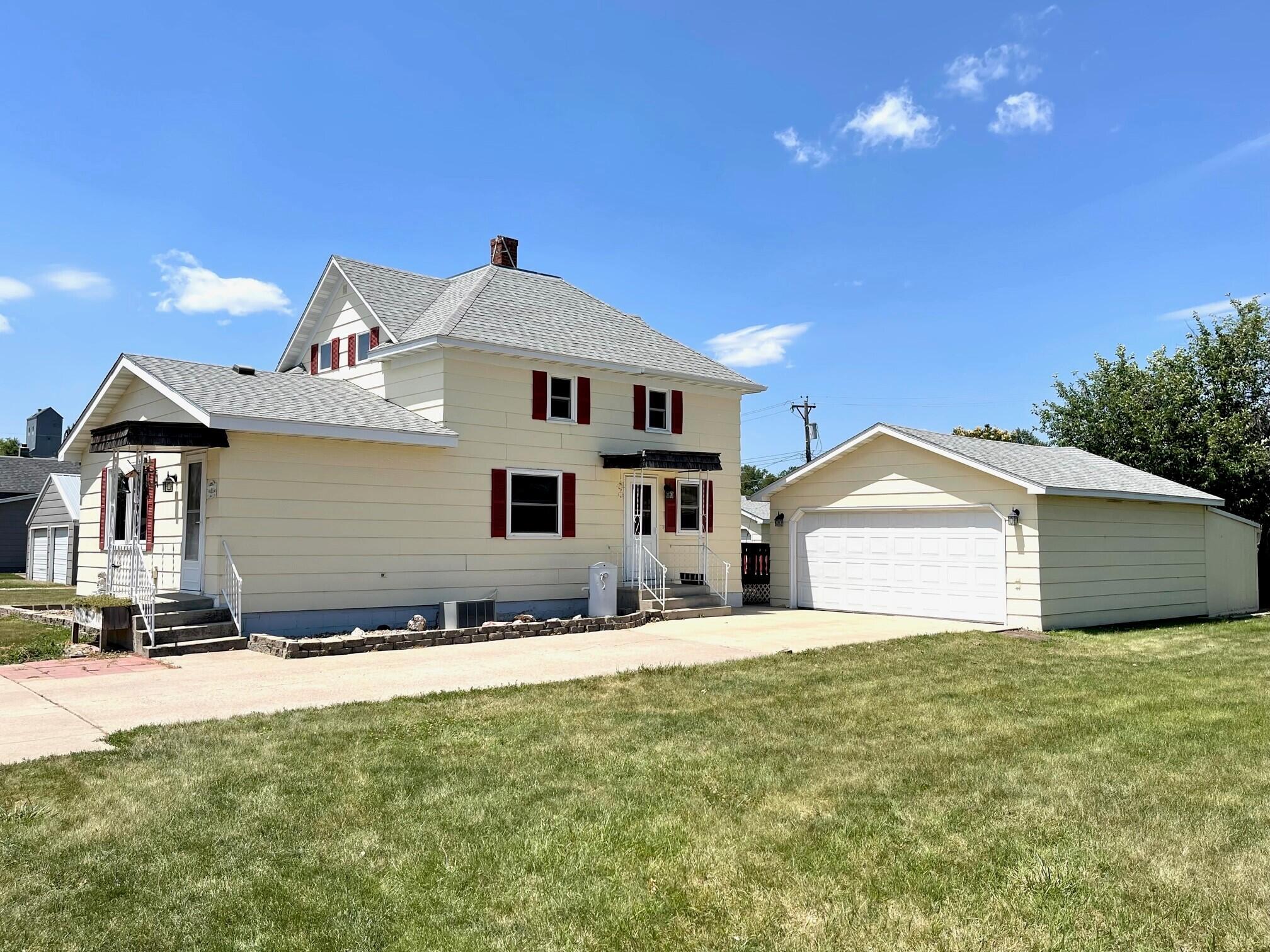405 E Elm St