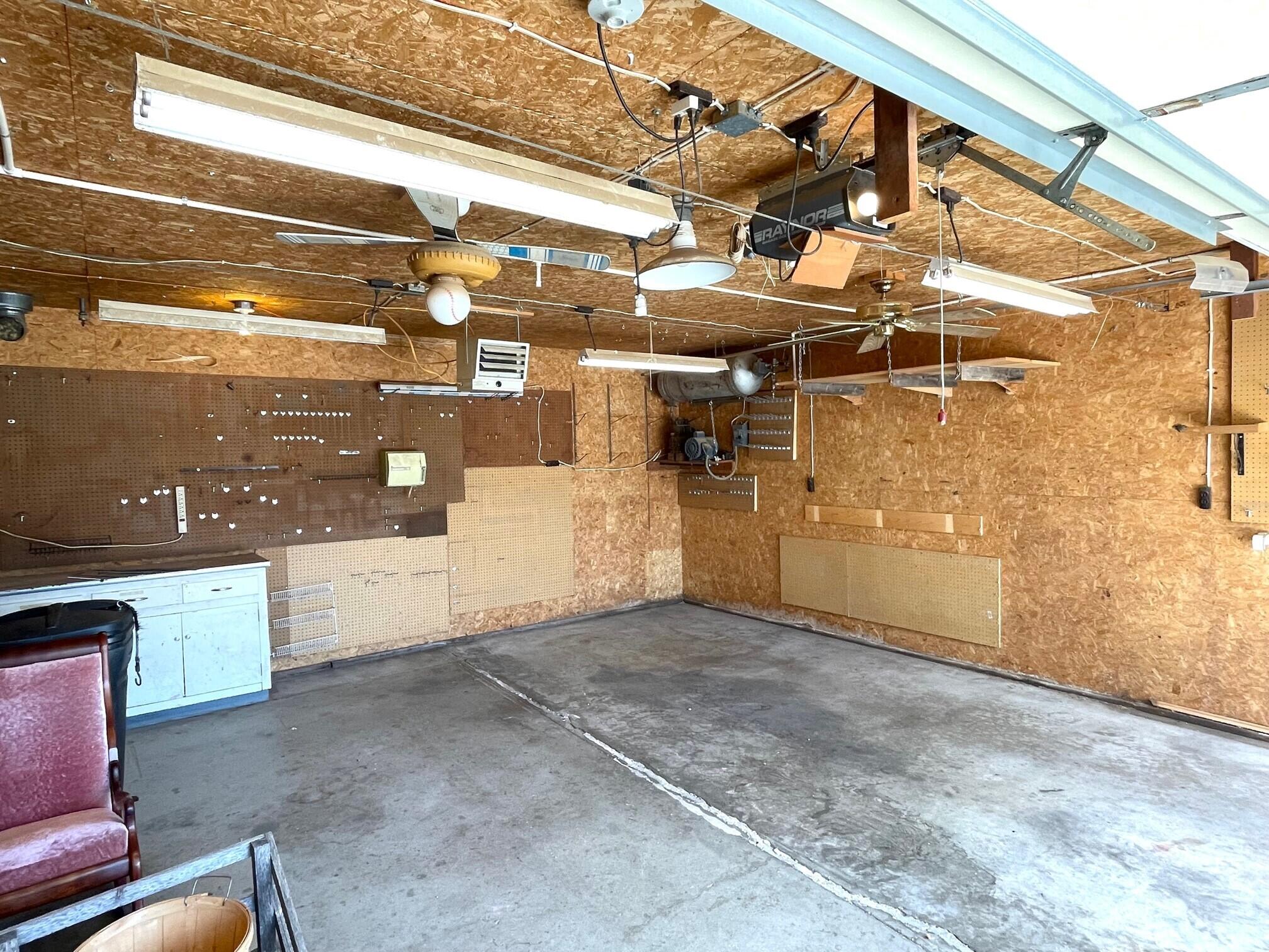 405 E Elm St