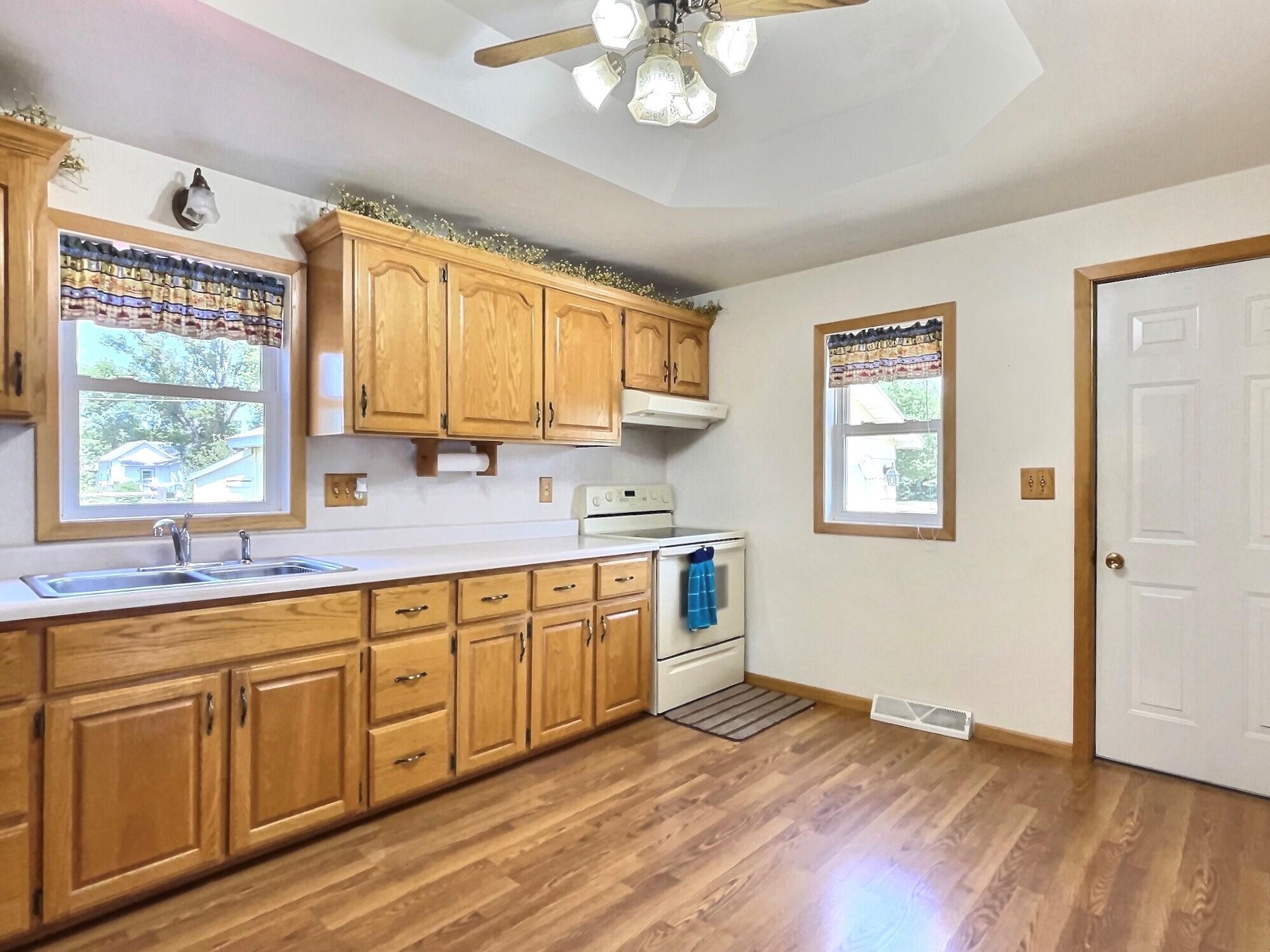 405 E Elm St
