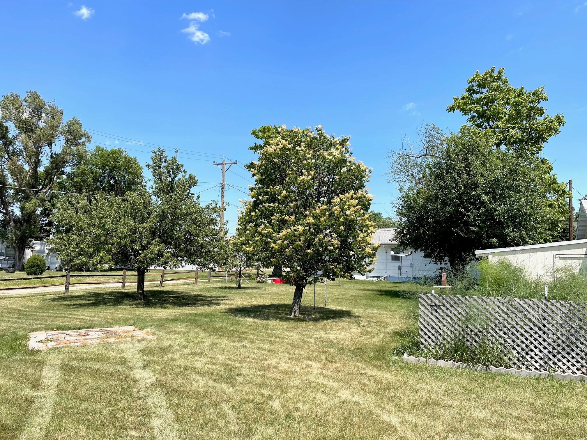 405 E Elm St