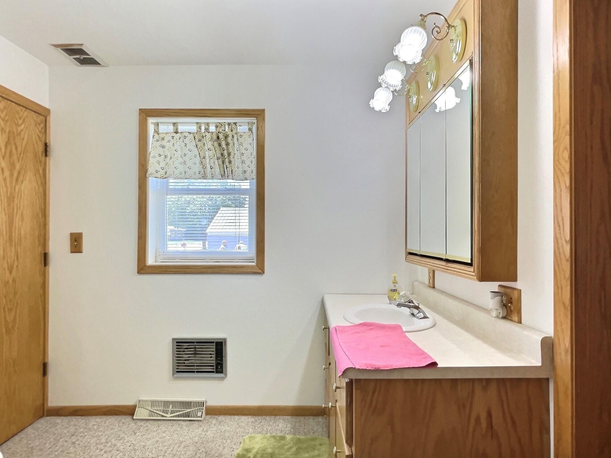 405 E Elm St