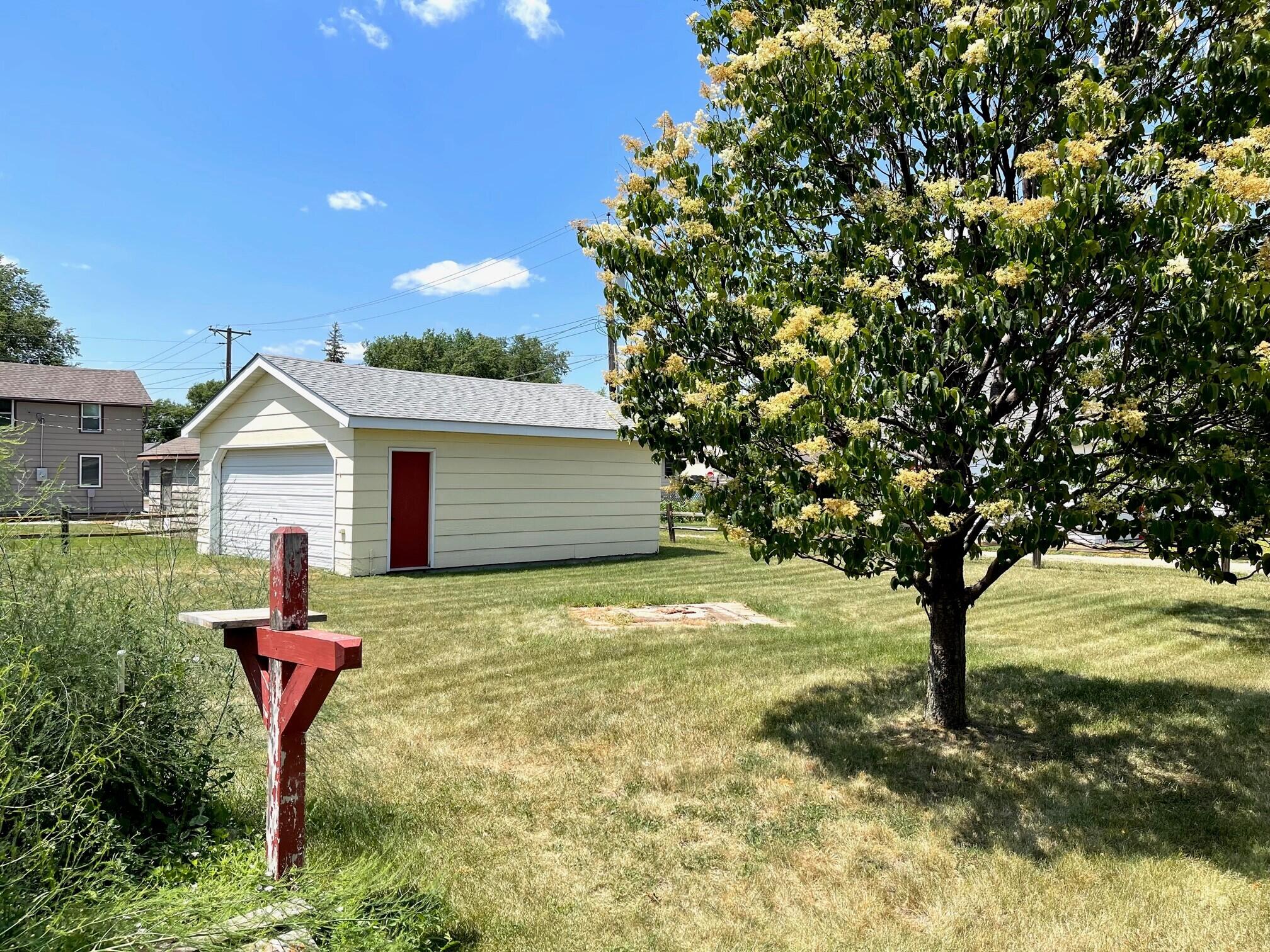 405 E Elm St