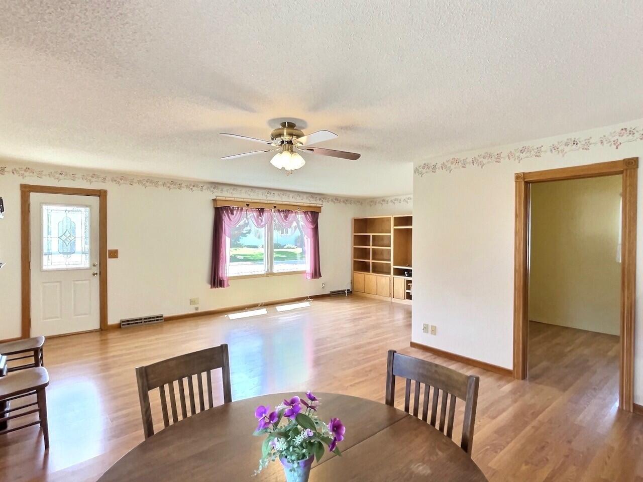 405 E Elm St