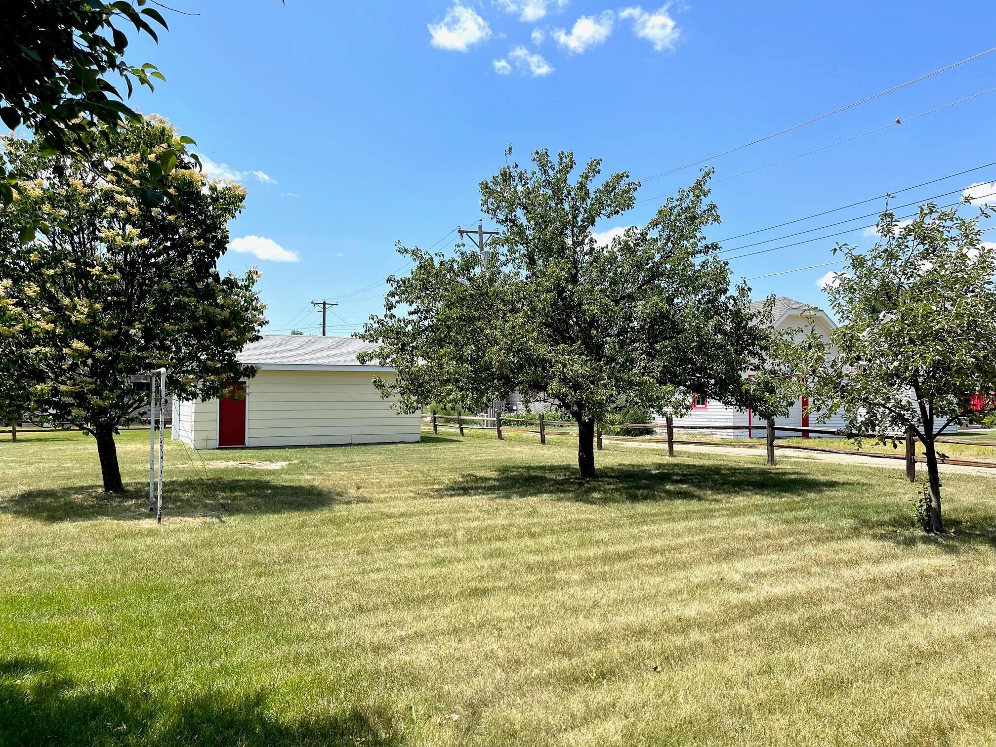 405 E Elm St