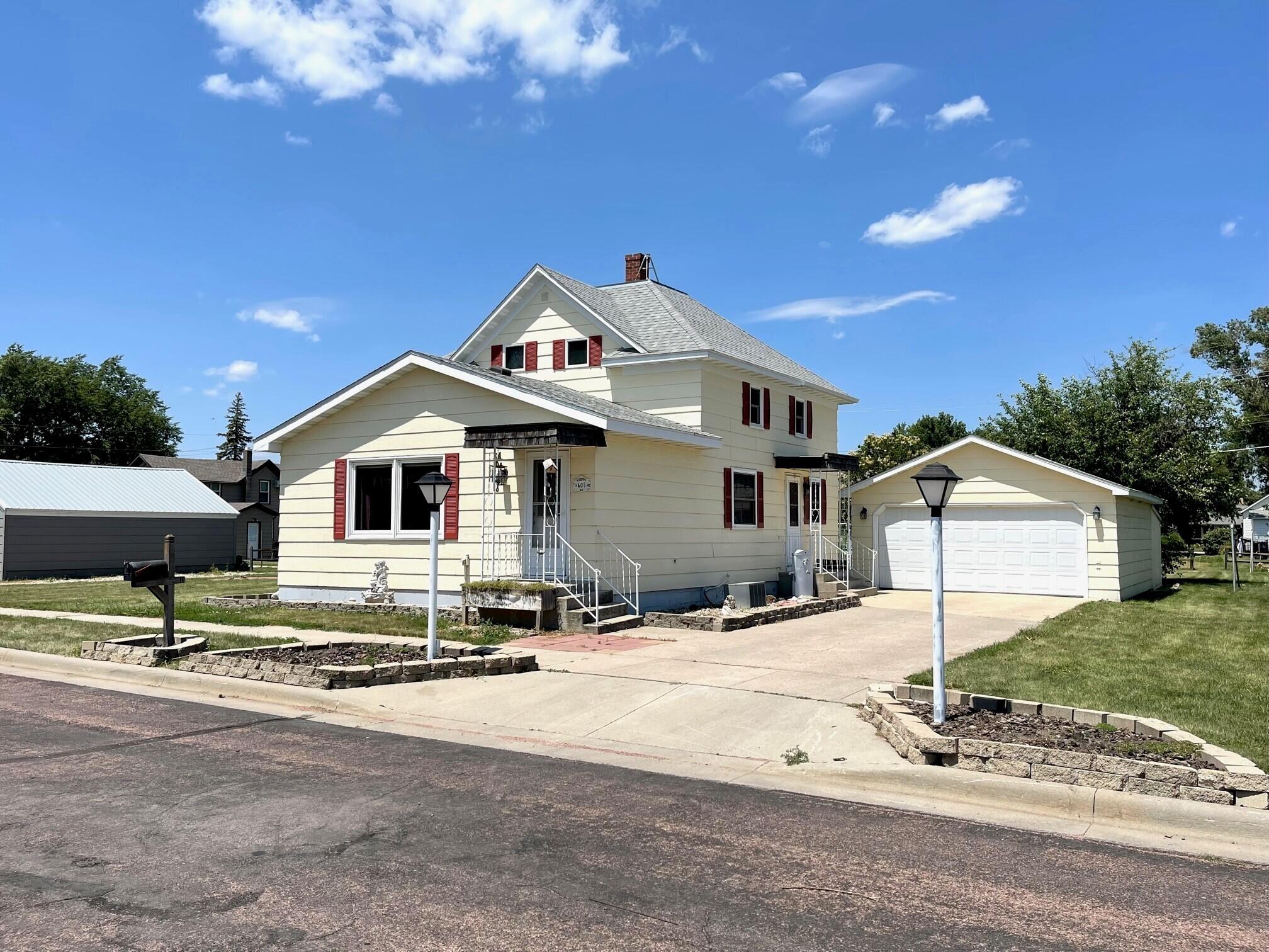 405 E Elm St