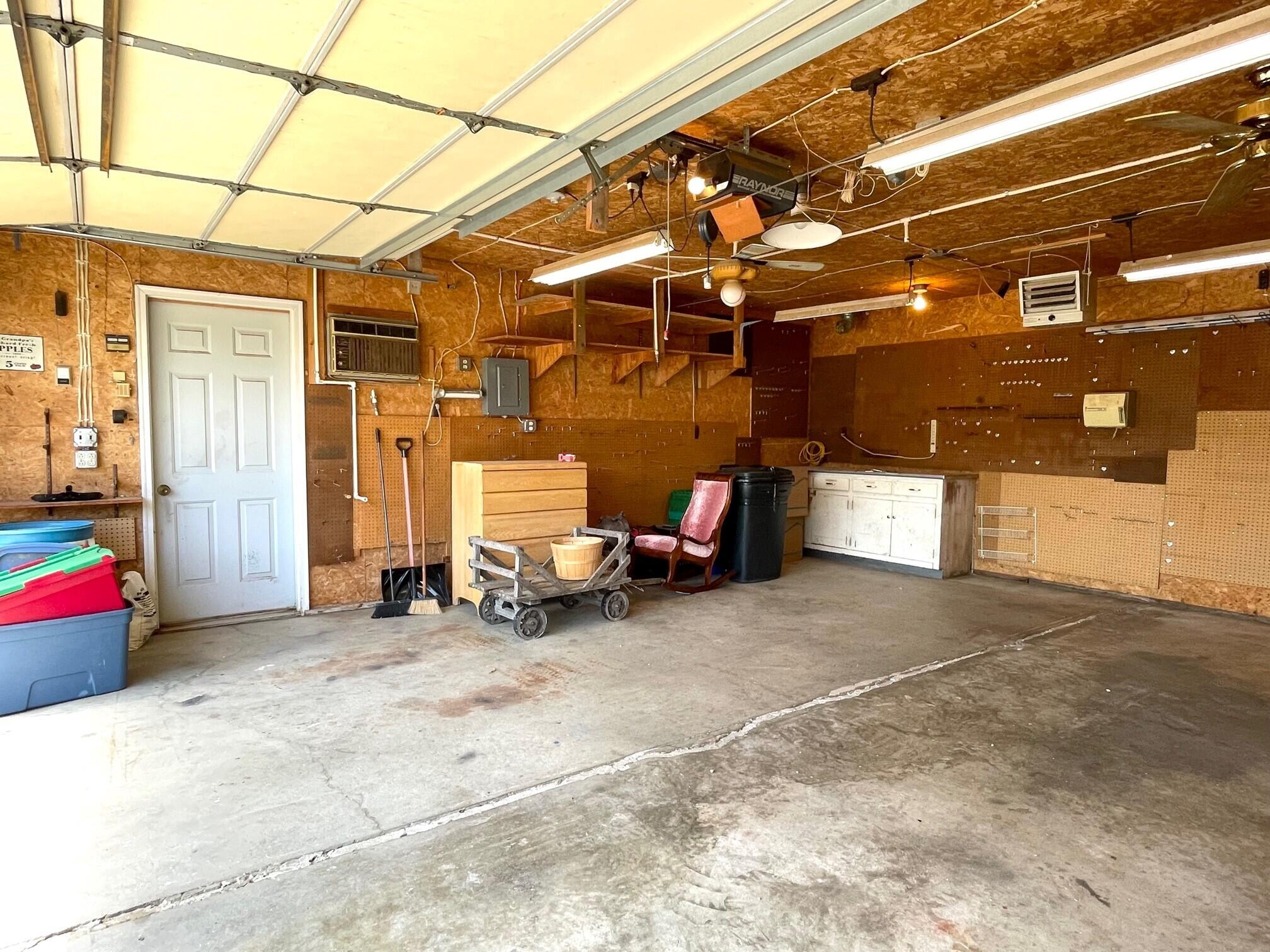 405 E Elm St