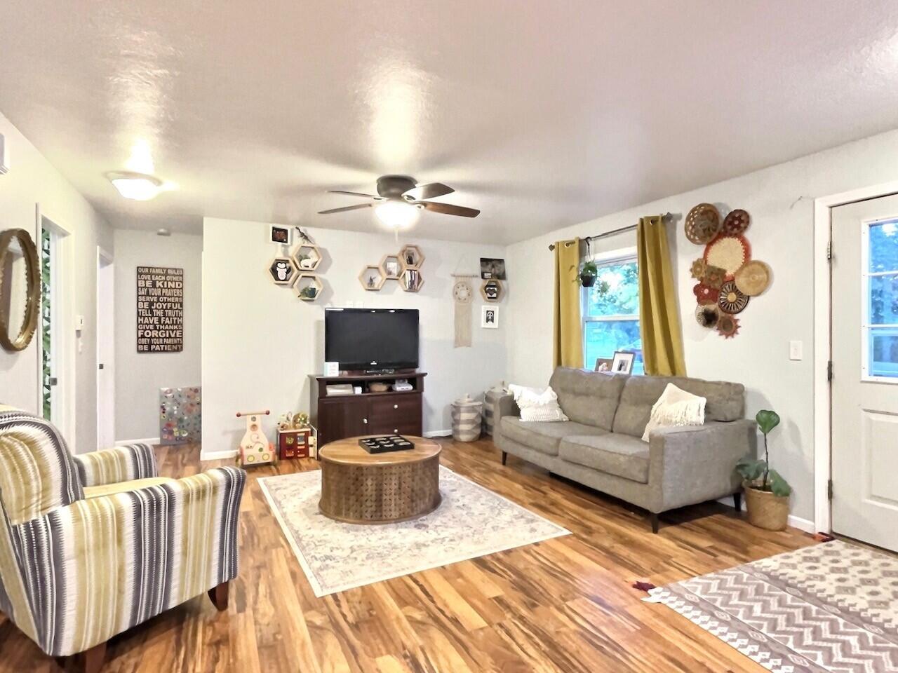 1509 E 5th Ave