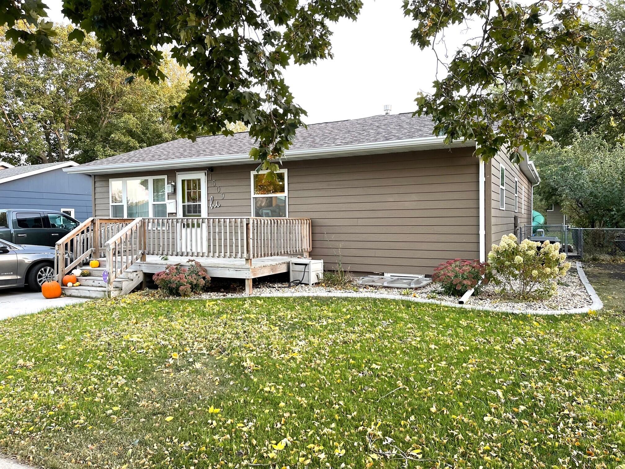 1509 E 5th Ave