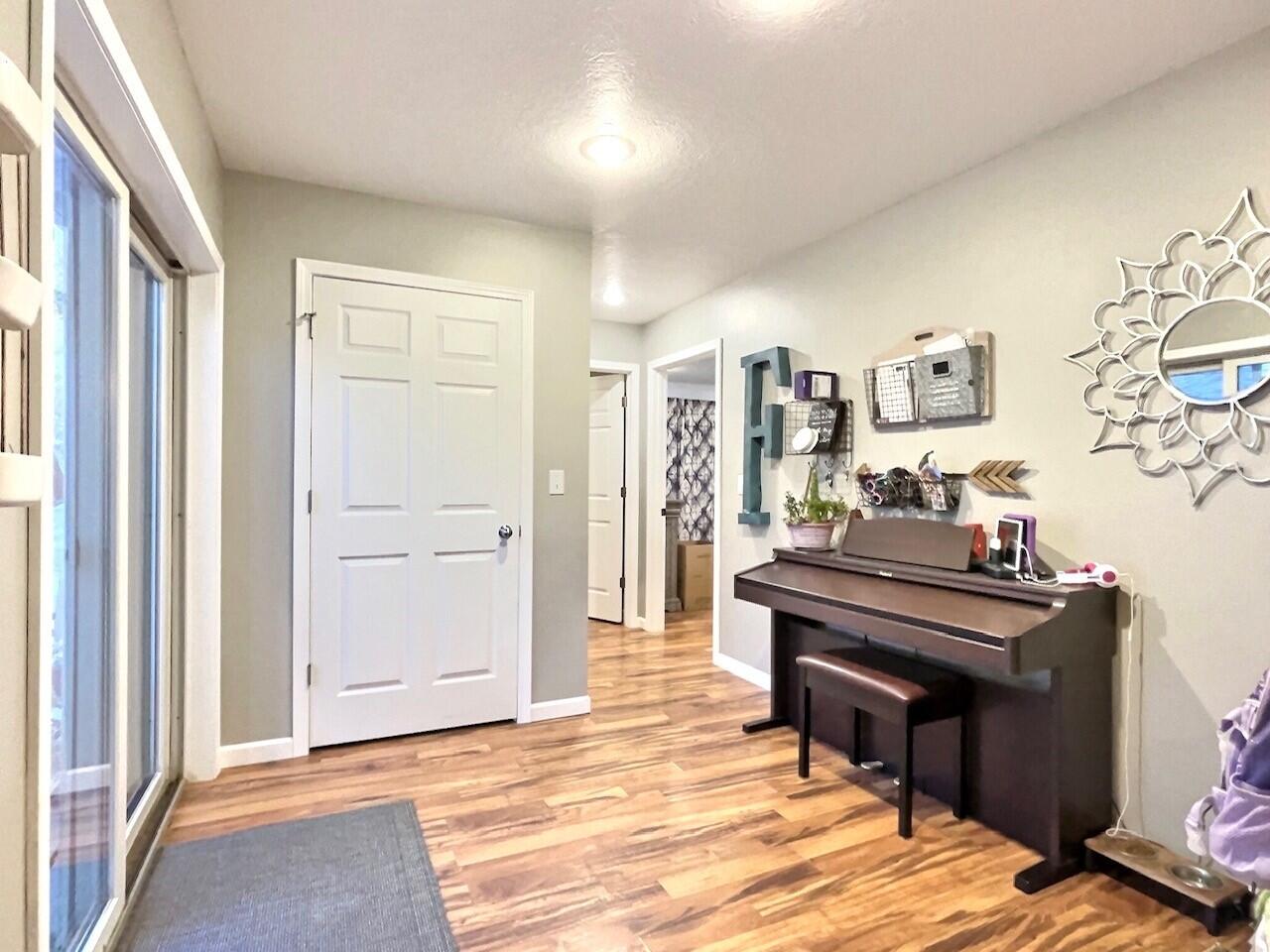1509 E 5th Ave