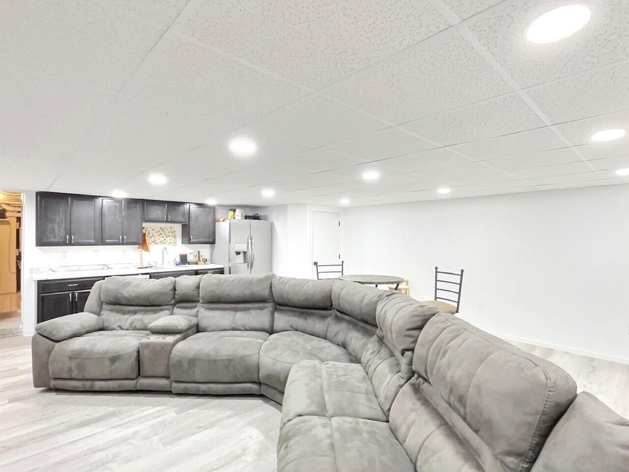 1509 E 5th Ave