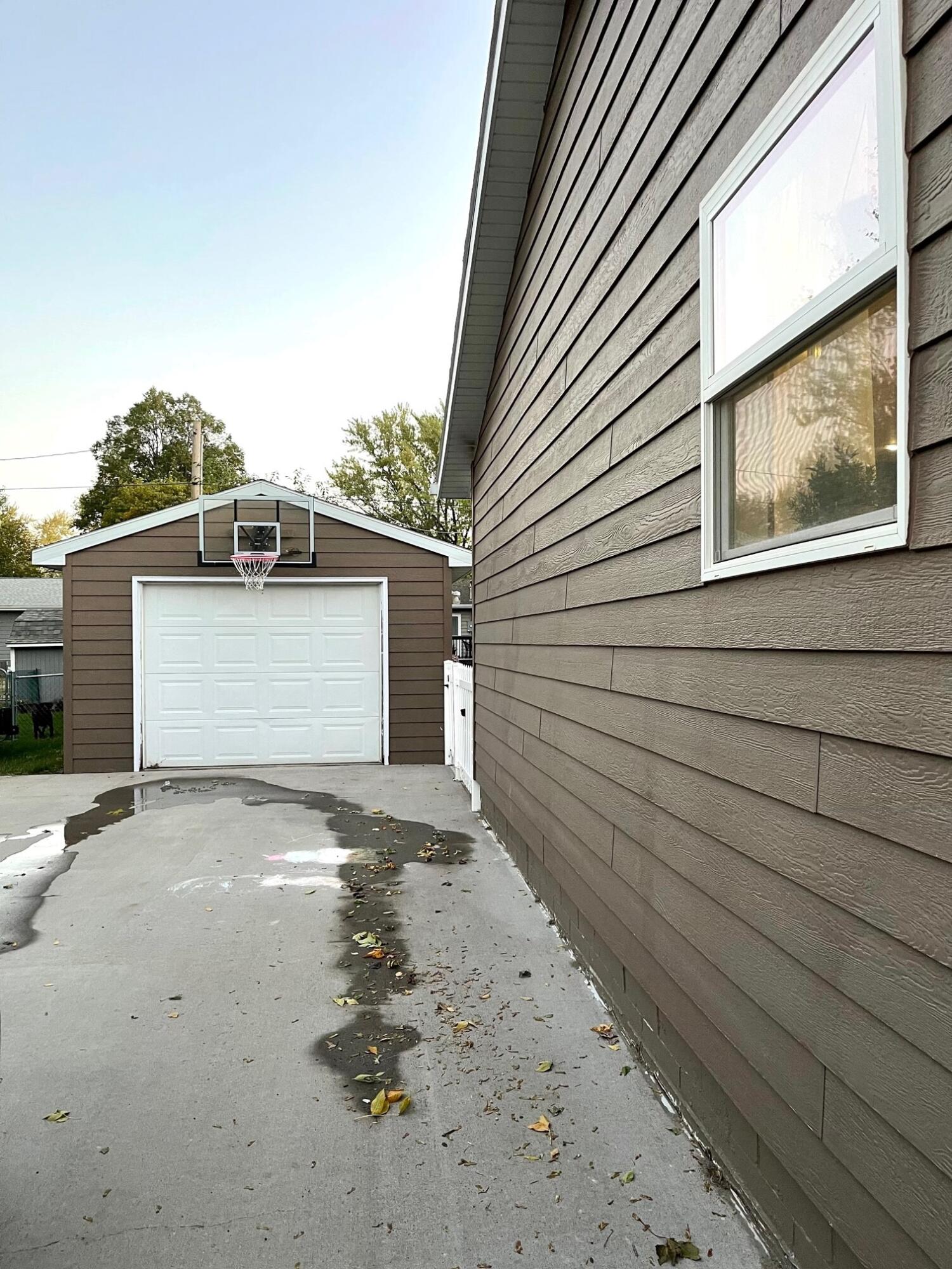 1509 E 5th Ave