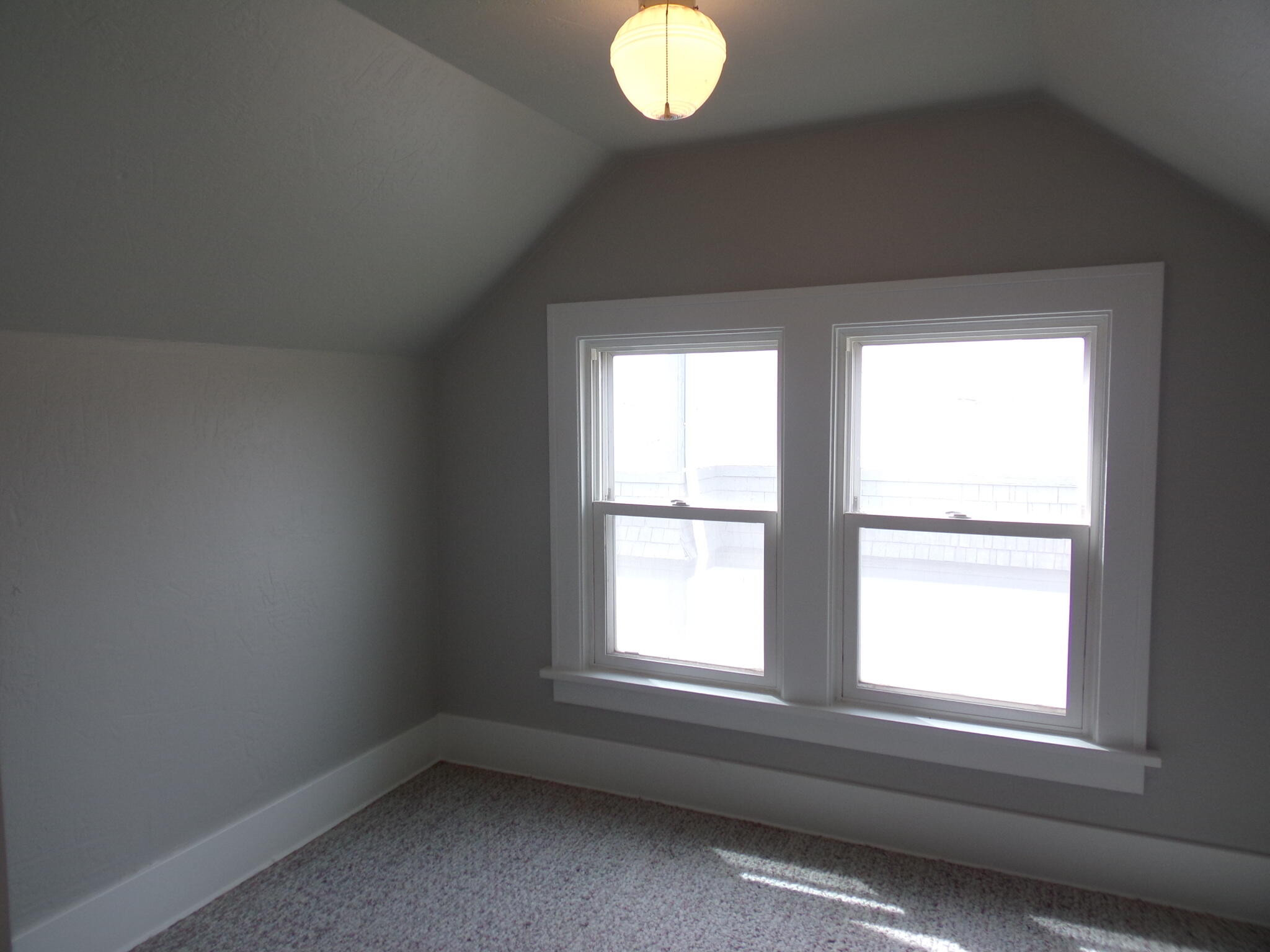 1005 E 4th Ave