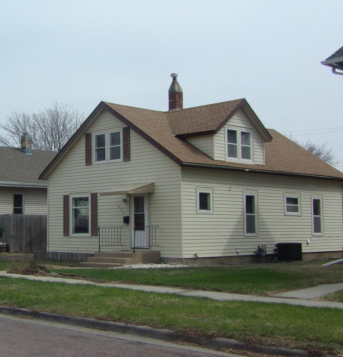 1005 E 4th Ave