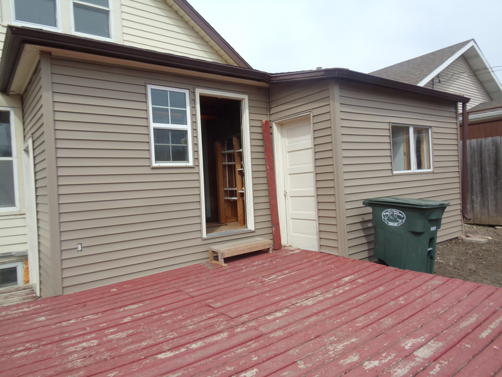 1005 E 4th Ave