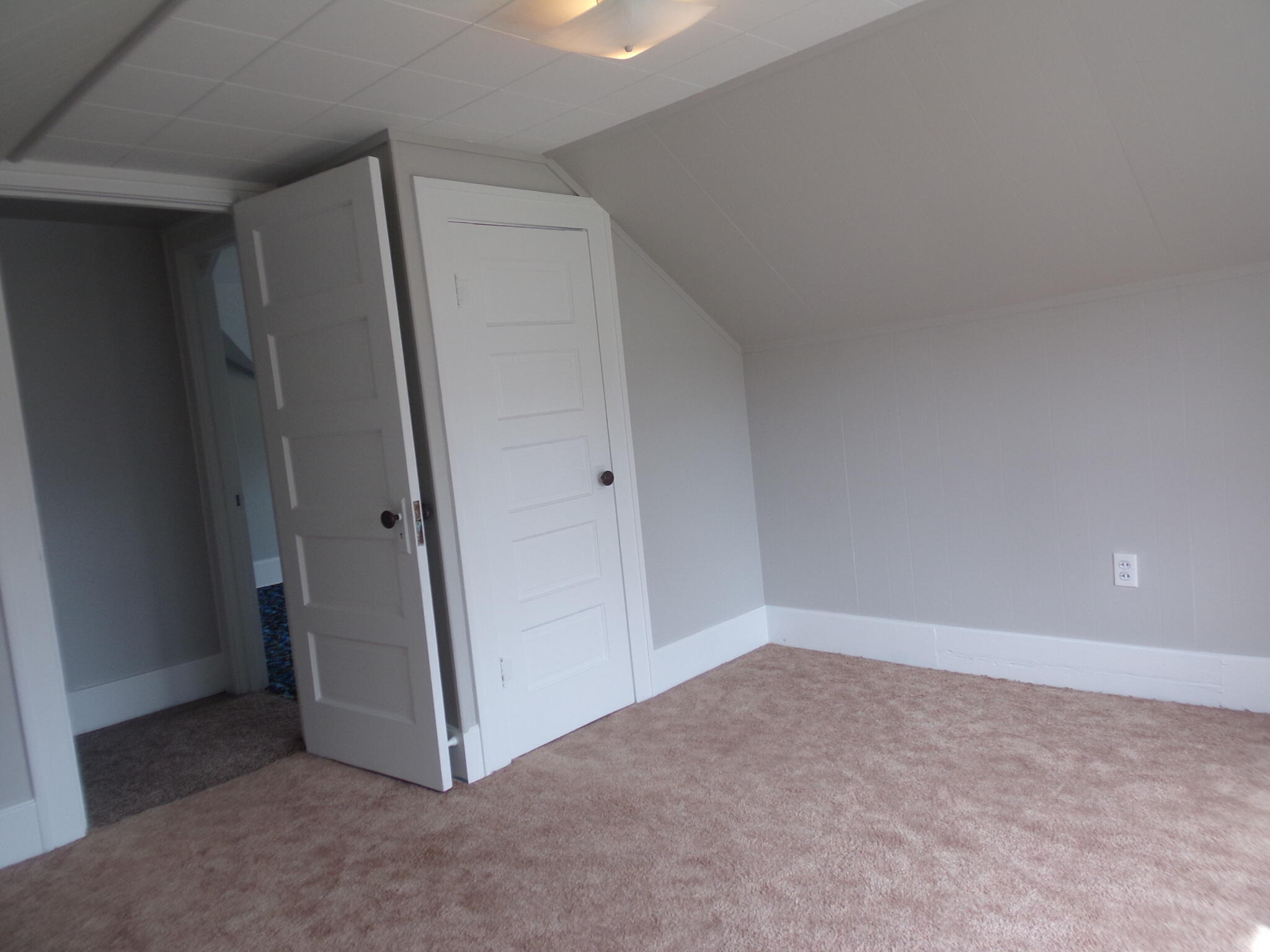 1005 E 4th Ave