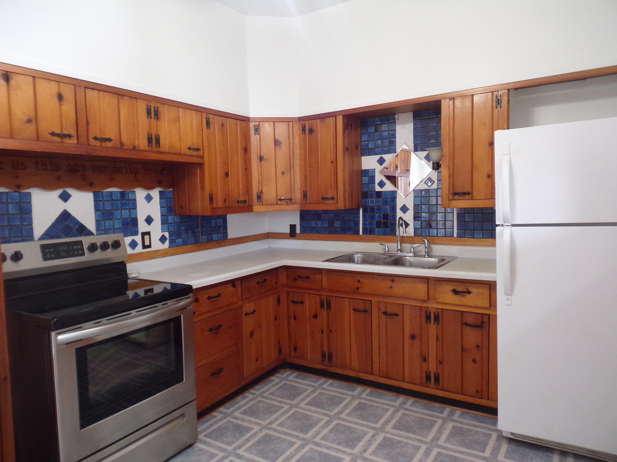 1005 E 4th Ave