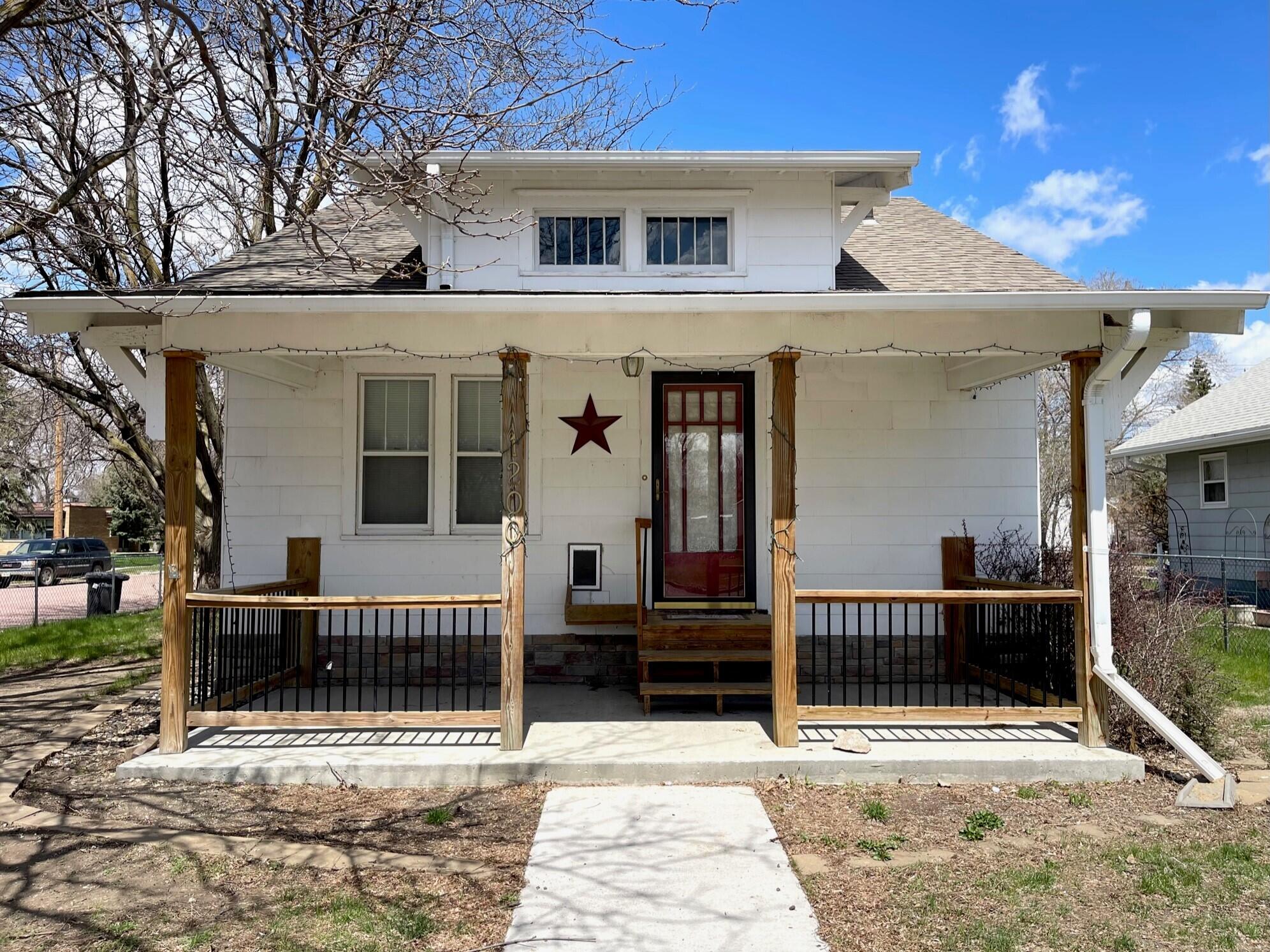 1200 E 4th Ave