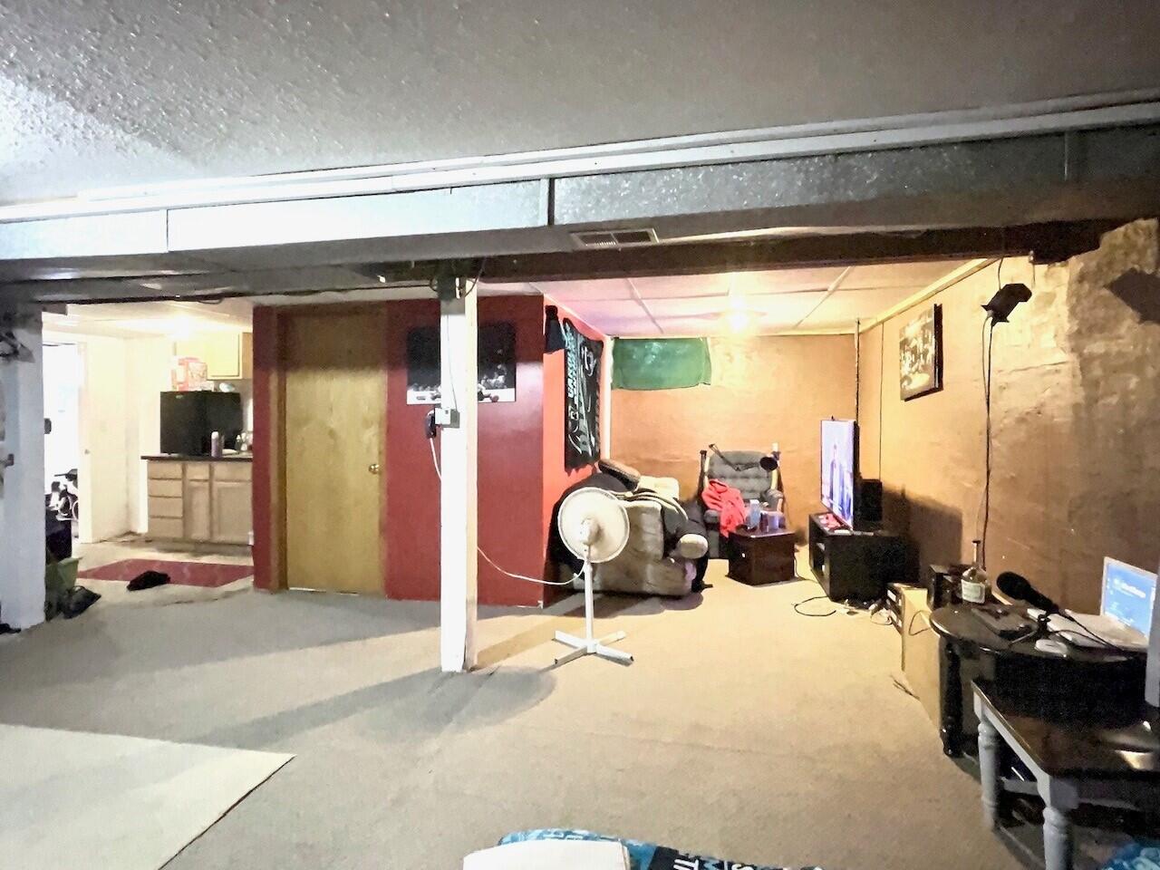 1200 E 4th Ave