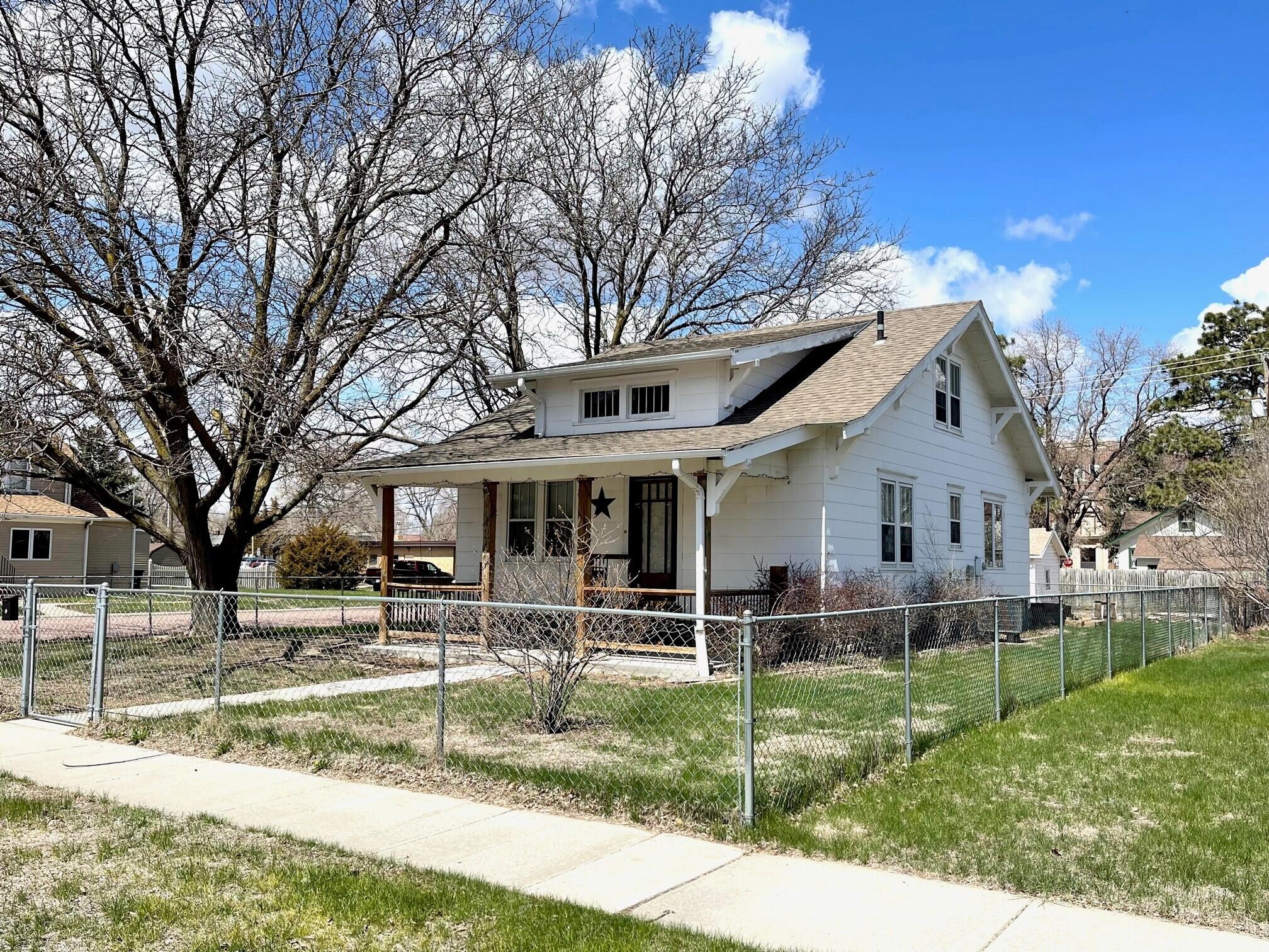 1200 E 4th Ave