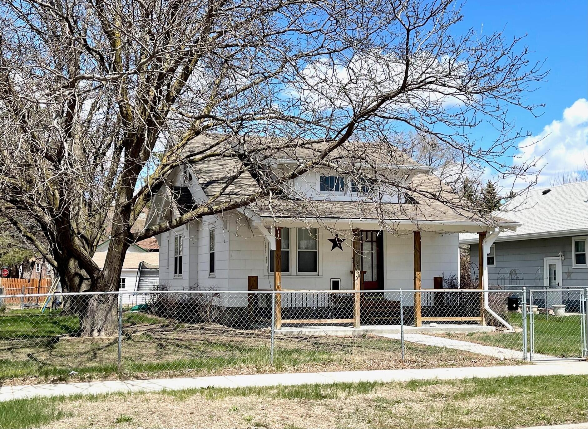 1200 E 4th Ave