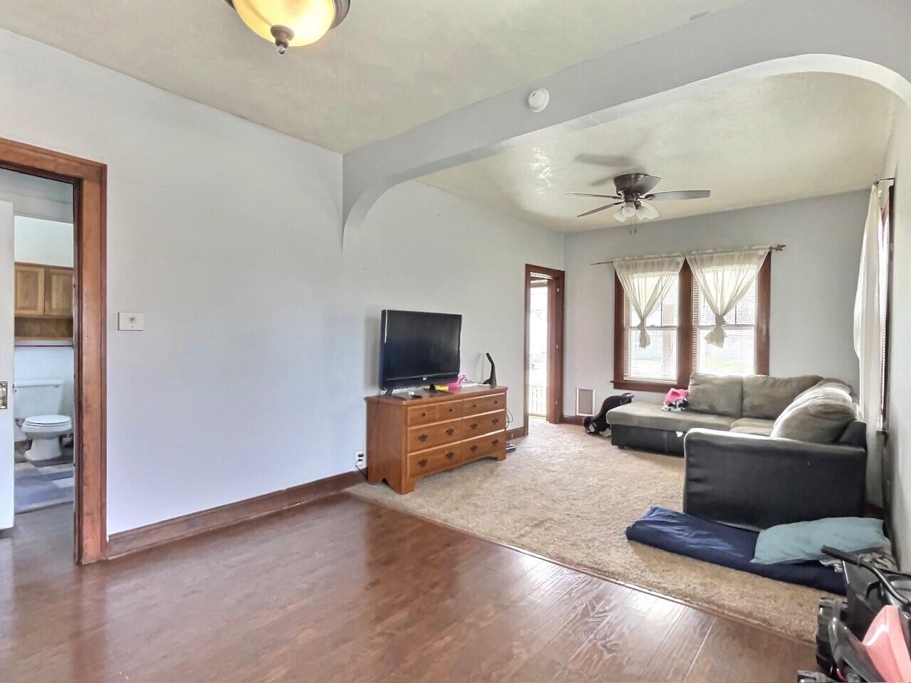 1200 E 4th Ave