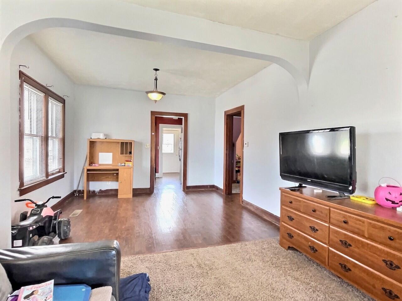 1200 E 4th Ave