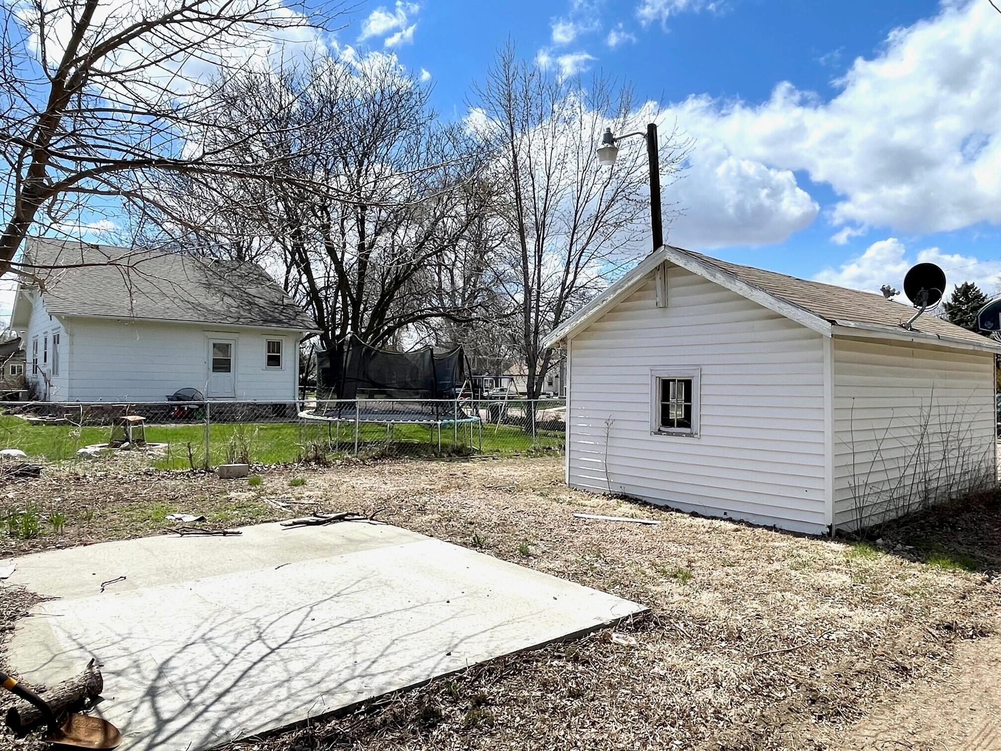 1200 E 4th Ave