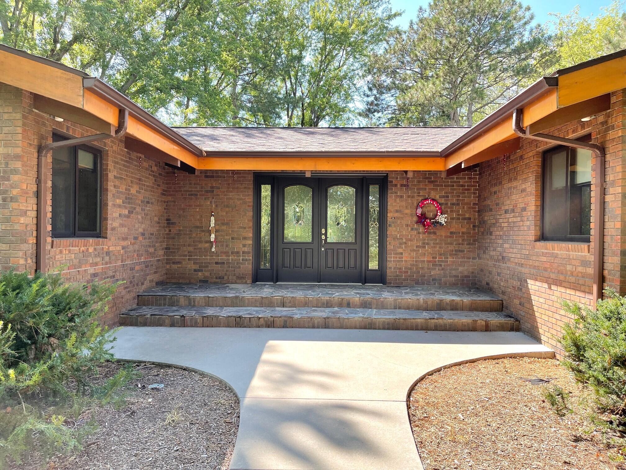 2441 Fairway Cir